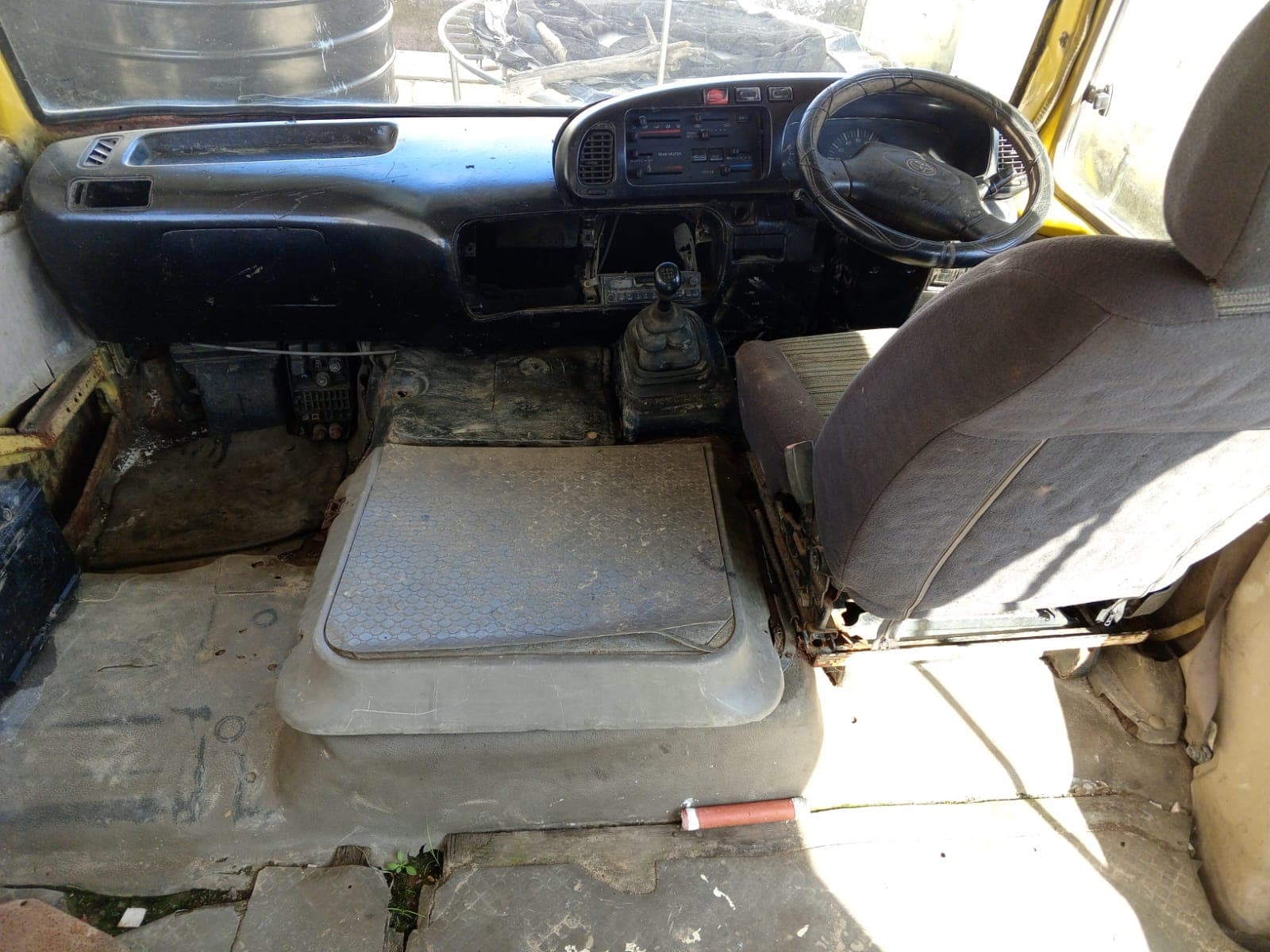 Toyota Coaster — imagem 8