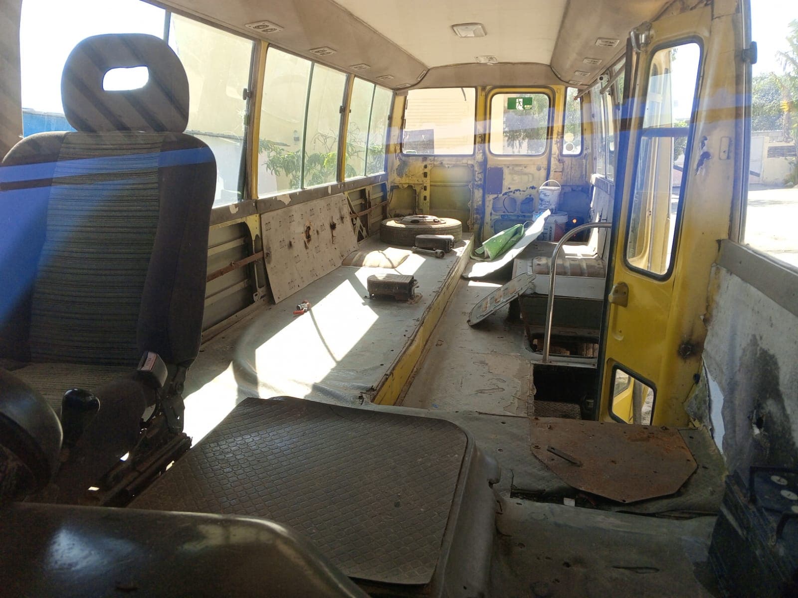 Toyota Coaster — imagem 7