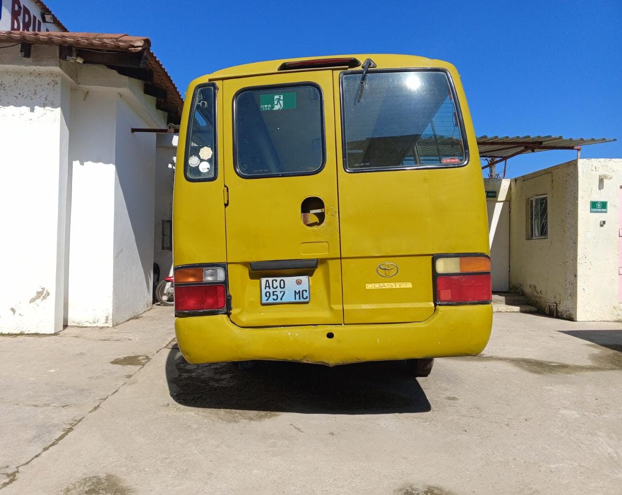 Toyota Coaster — imagem 3