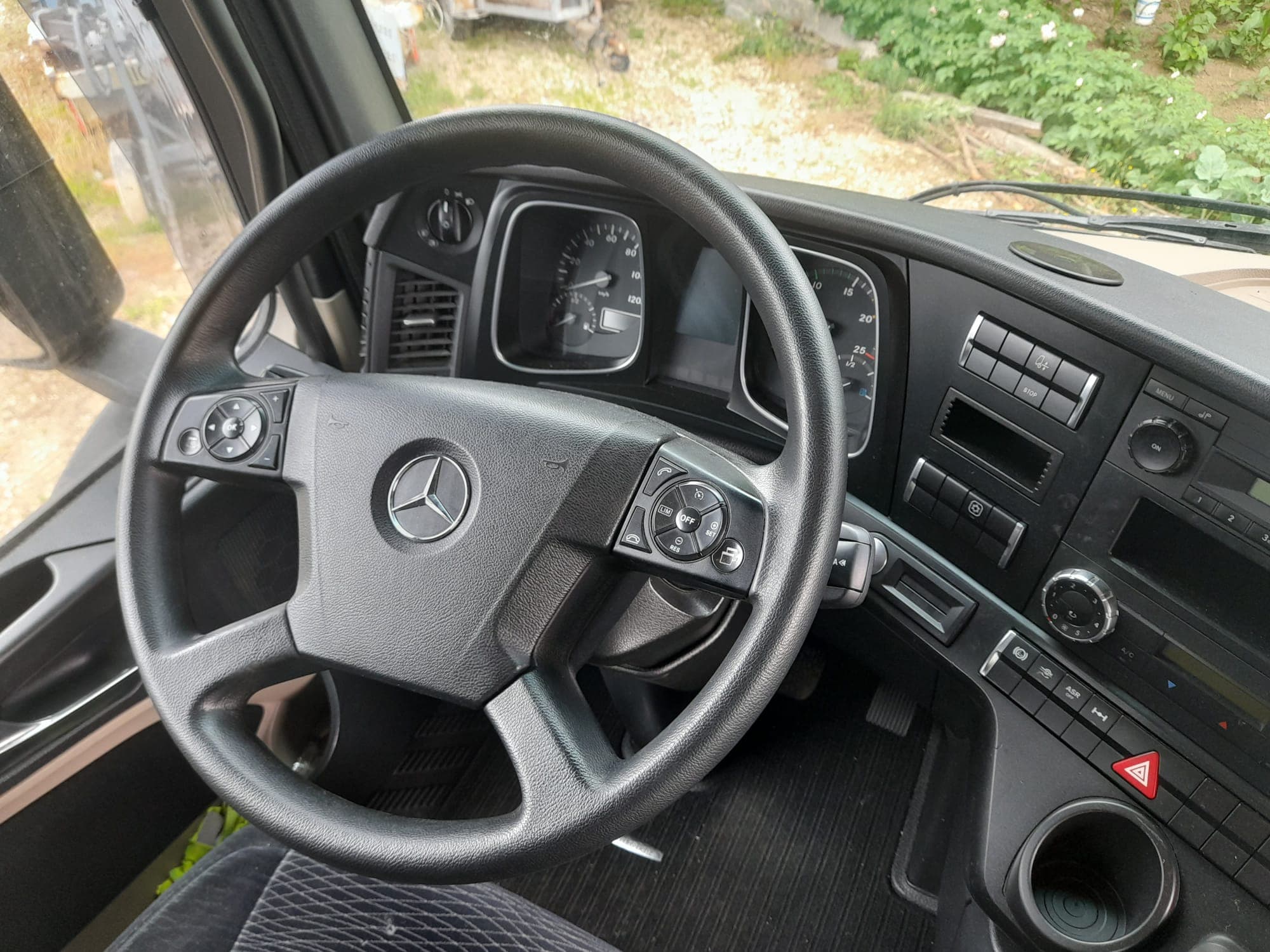 Mercedes-Benz Actros 1845 — imagem 6
