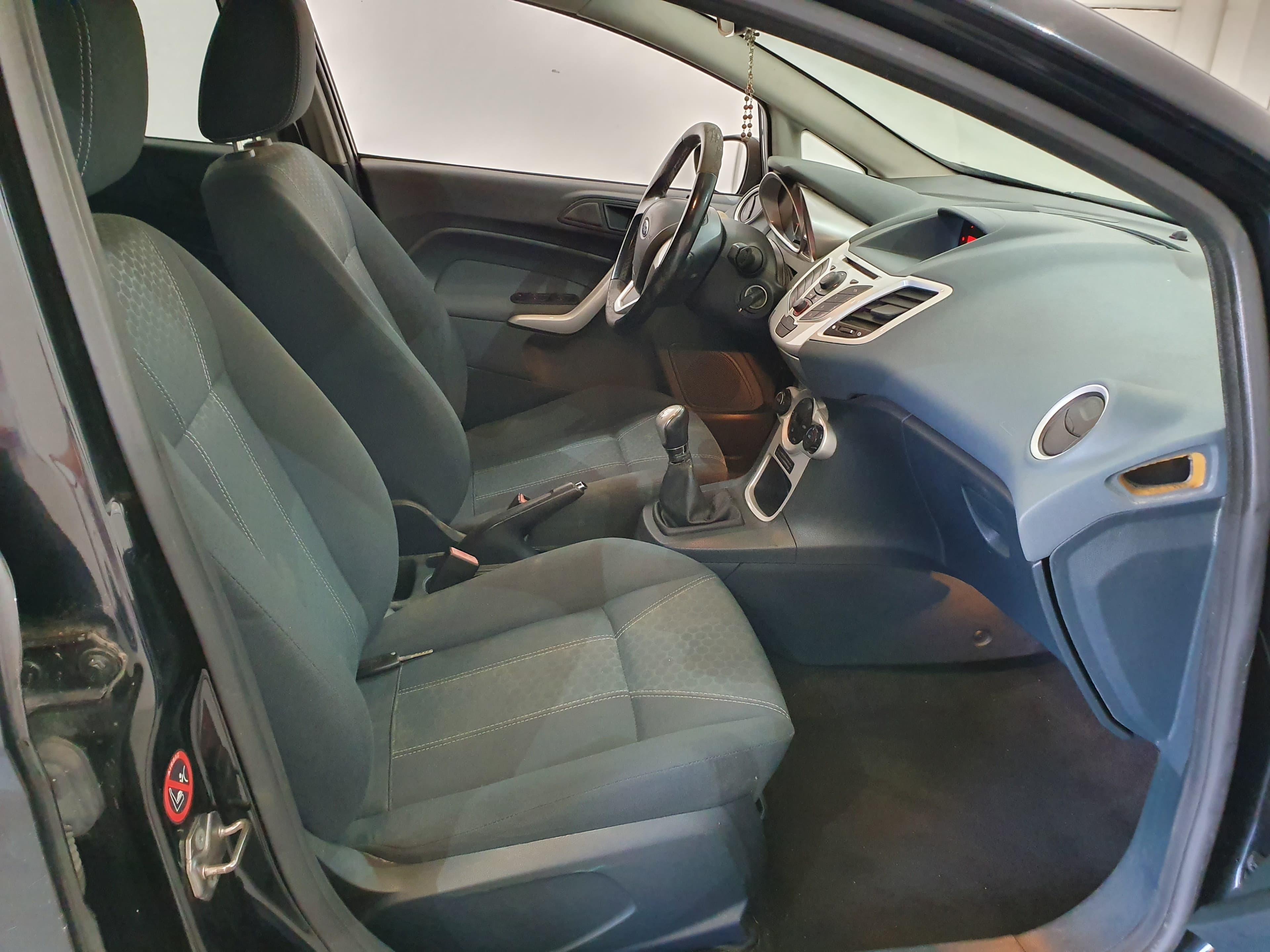 Ford Fiesta · Ano 2010 — imagen 23