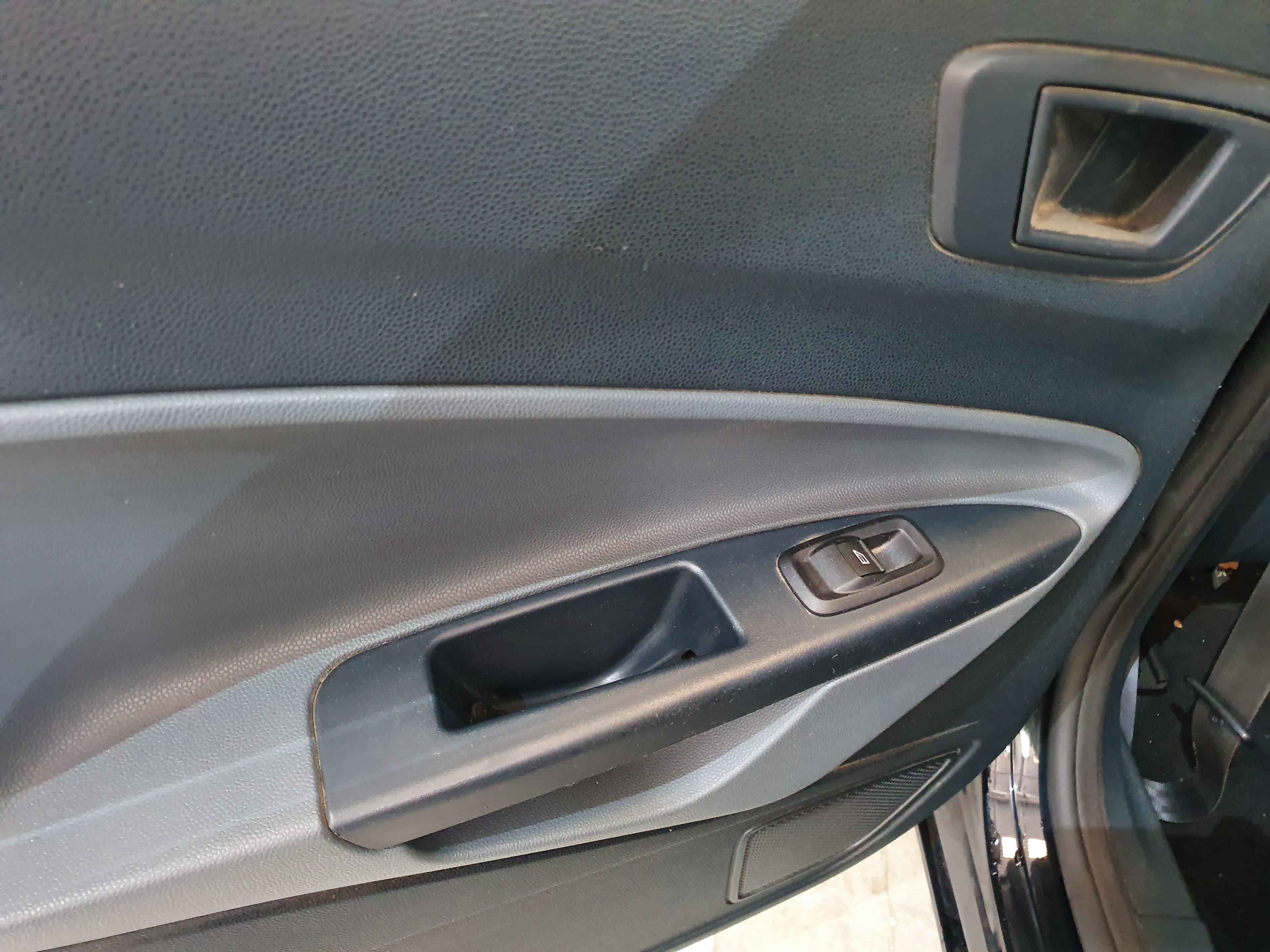Ford Fiesta · Ano 2010 — imagen 24