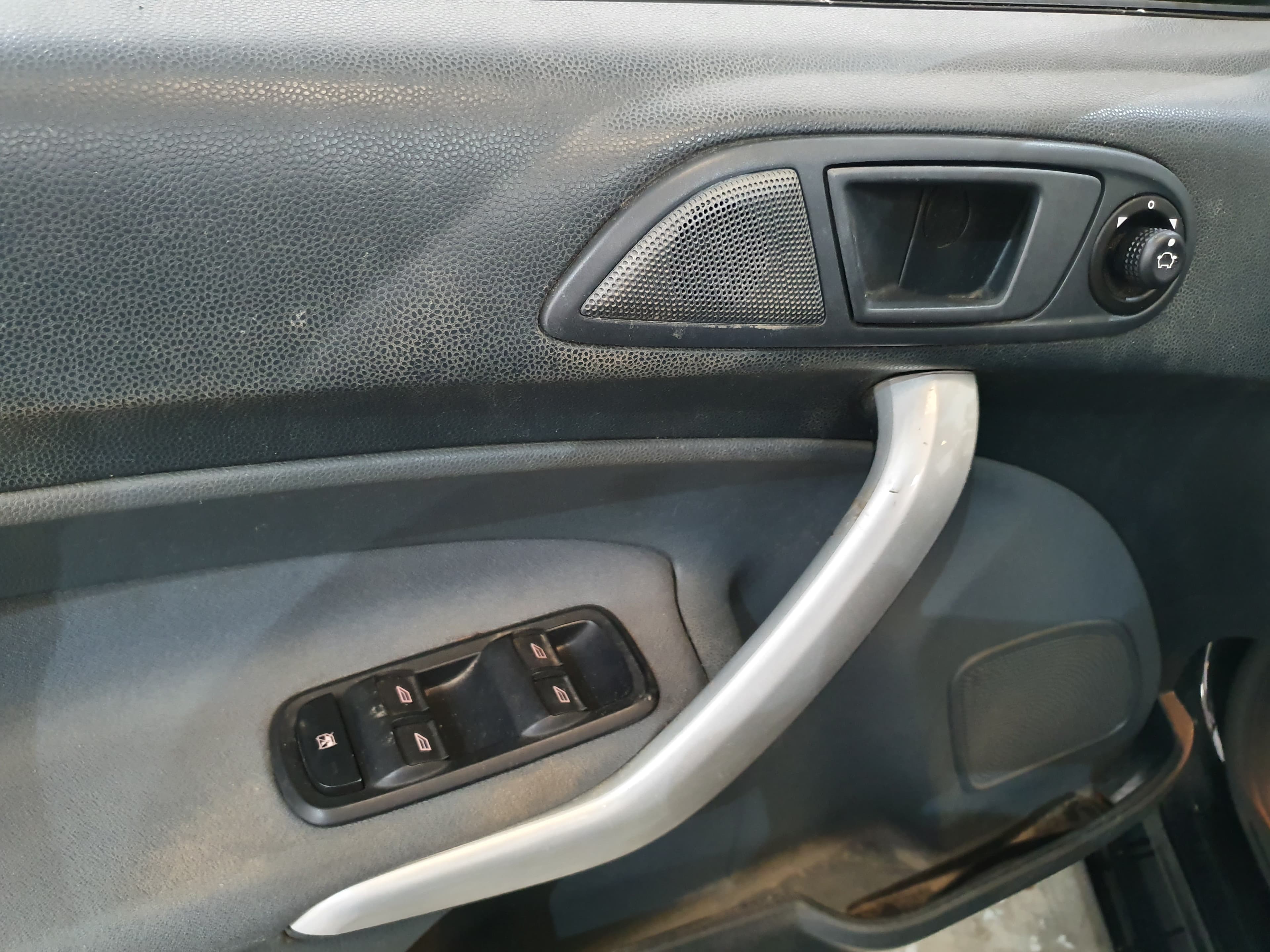Ford Fiesta · Ano 2010 — imagen 29