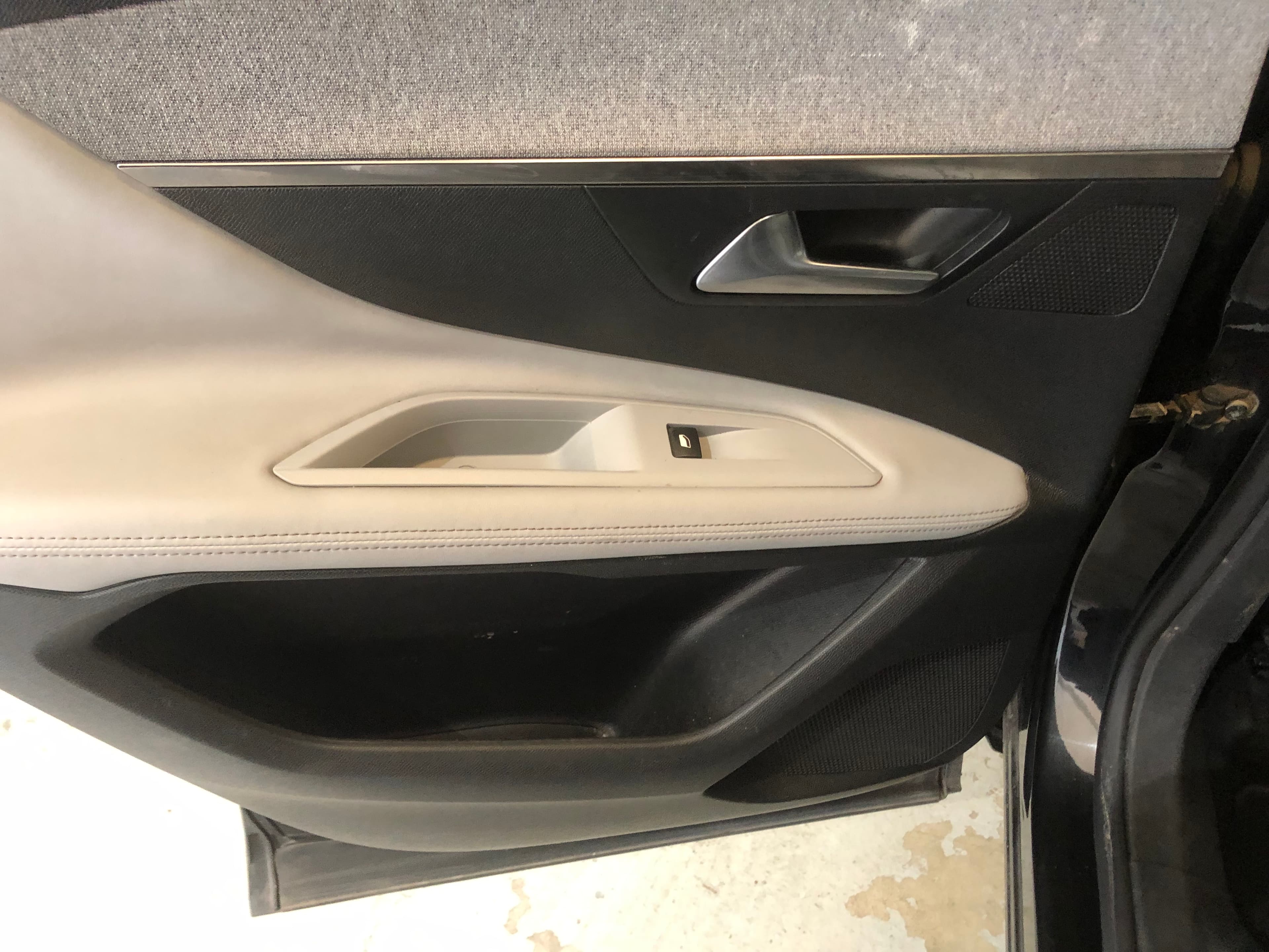 Peugeot 3008 1.6 HDI · Ano 2016 — imagen 19