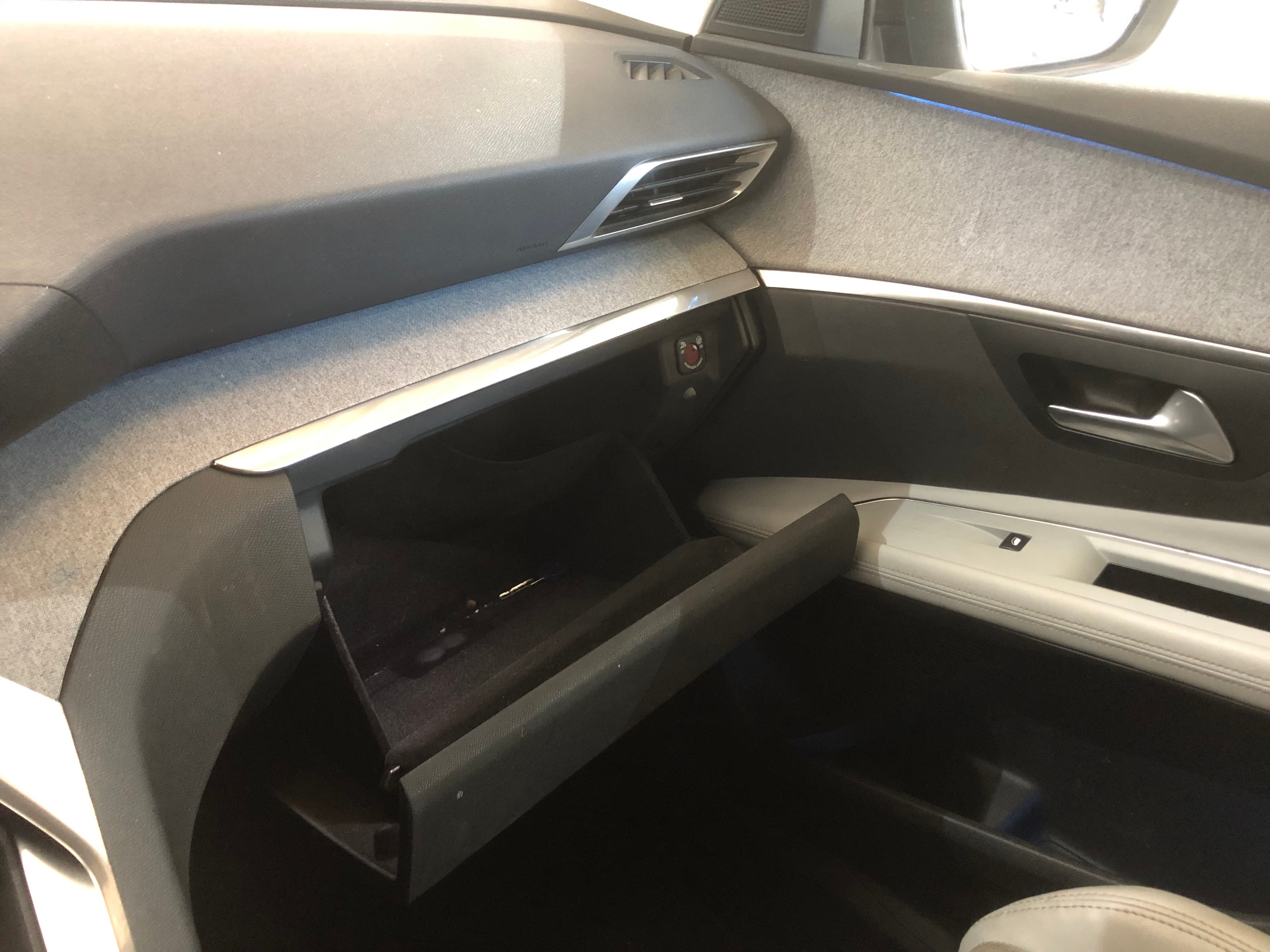 Peugeot 3008 1.6 HDI · Ano 2016 — imagen 39