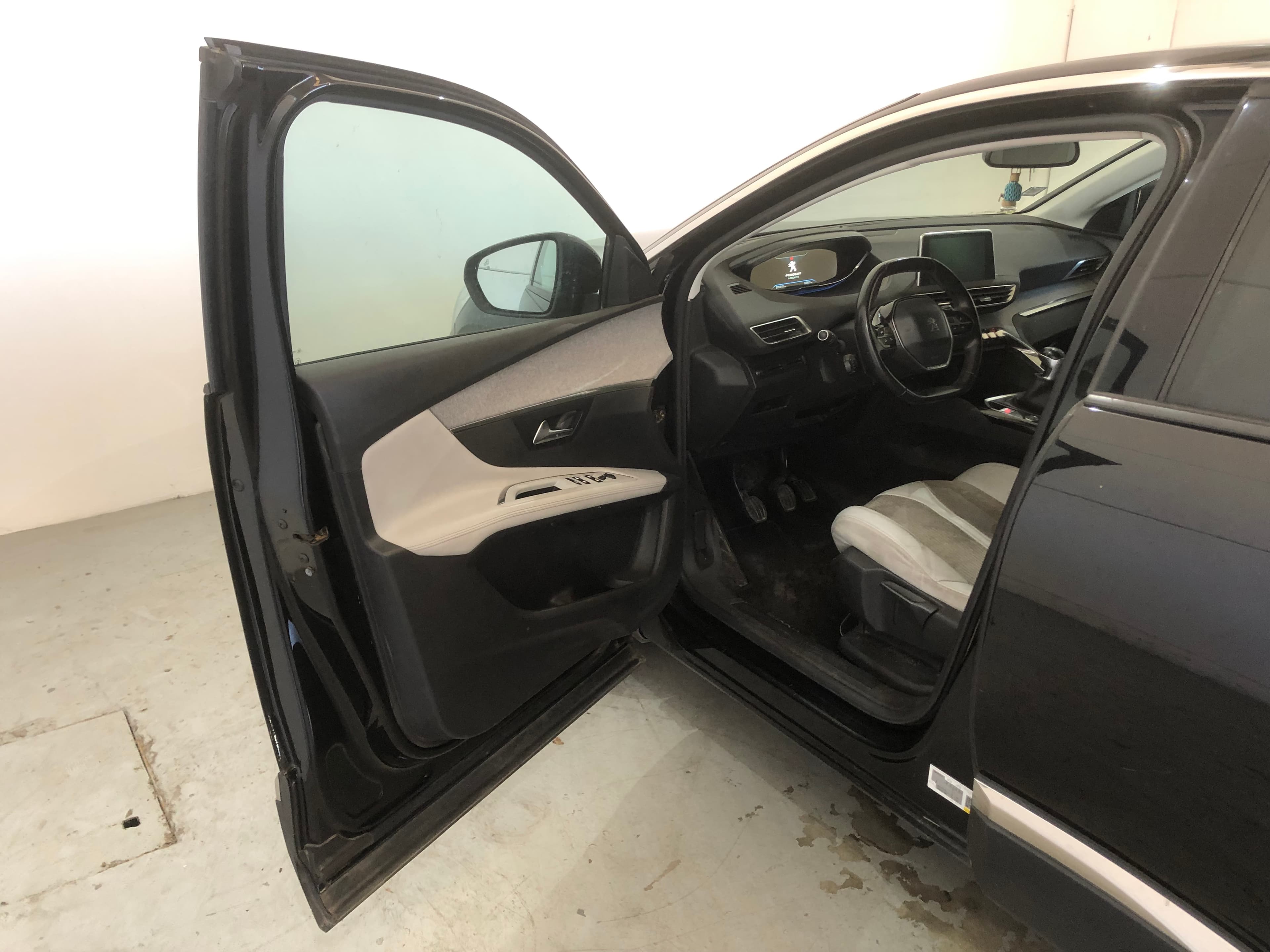 Peugeot 3008 1.6 HDI · Ano 2016 — imagen 28