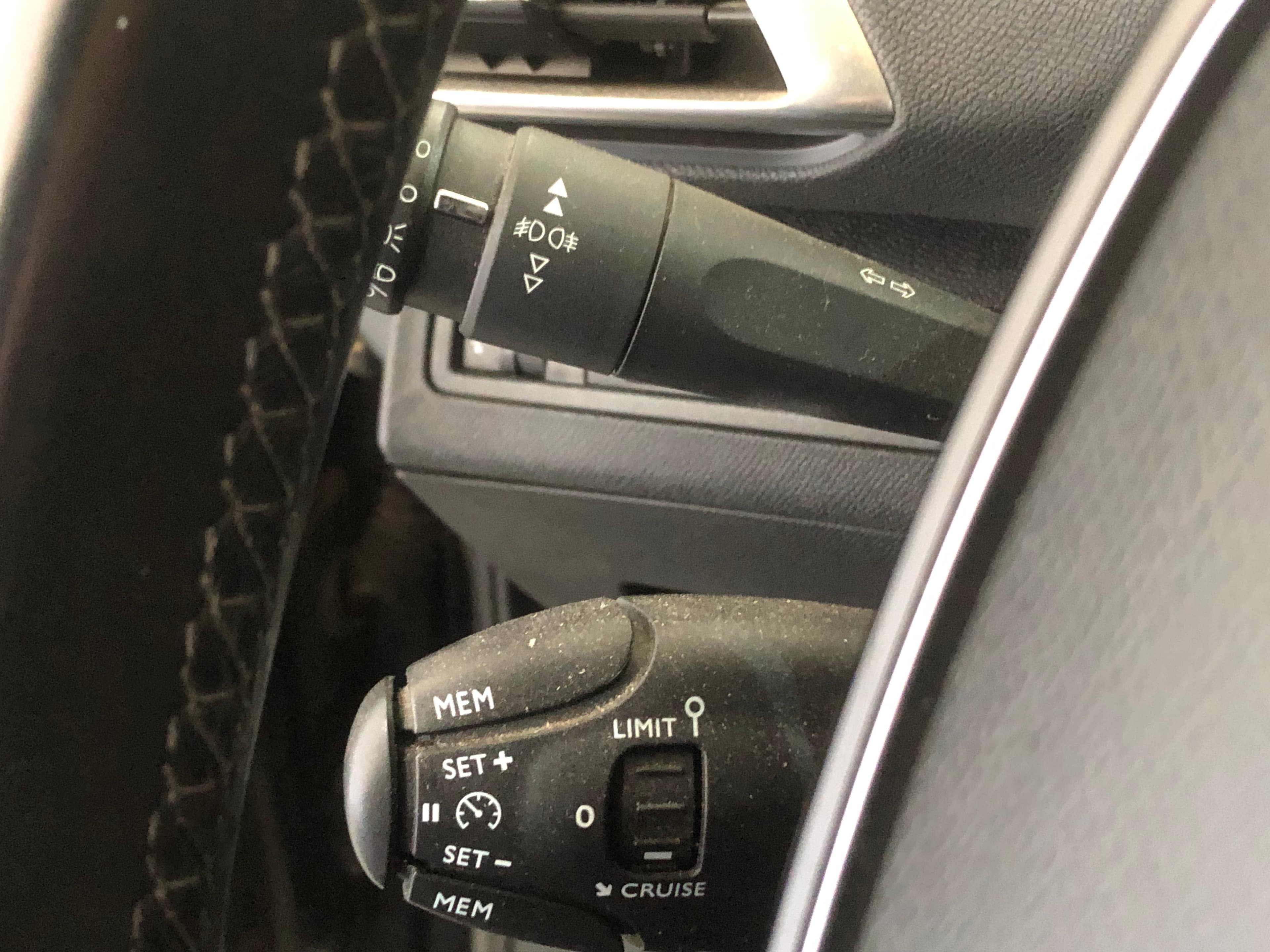 Peugeot 3008 1.6 HDI · Ano 2016 — imagen 30