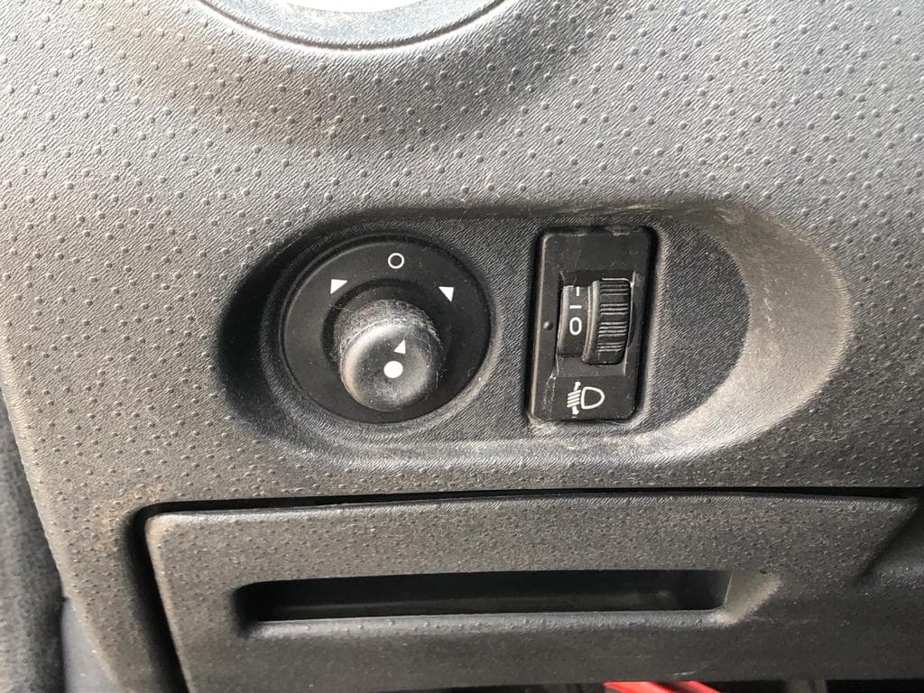 Citroën C3 · Ano 2004 — image 22
