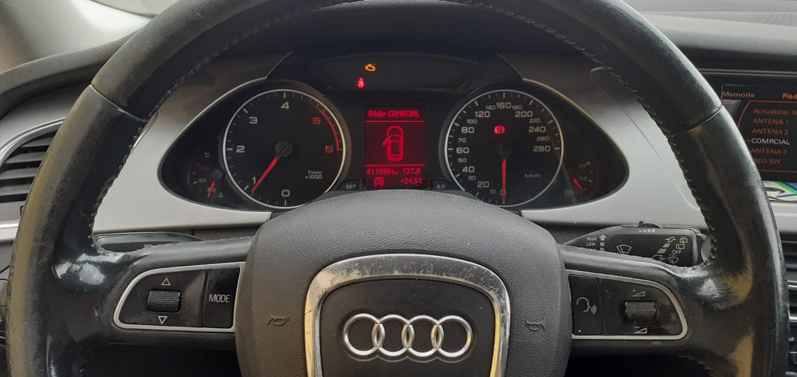 Audi A4 2.0 TDI · Ano 2011 — imagen 25