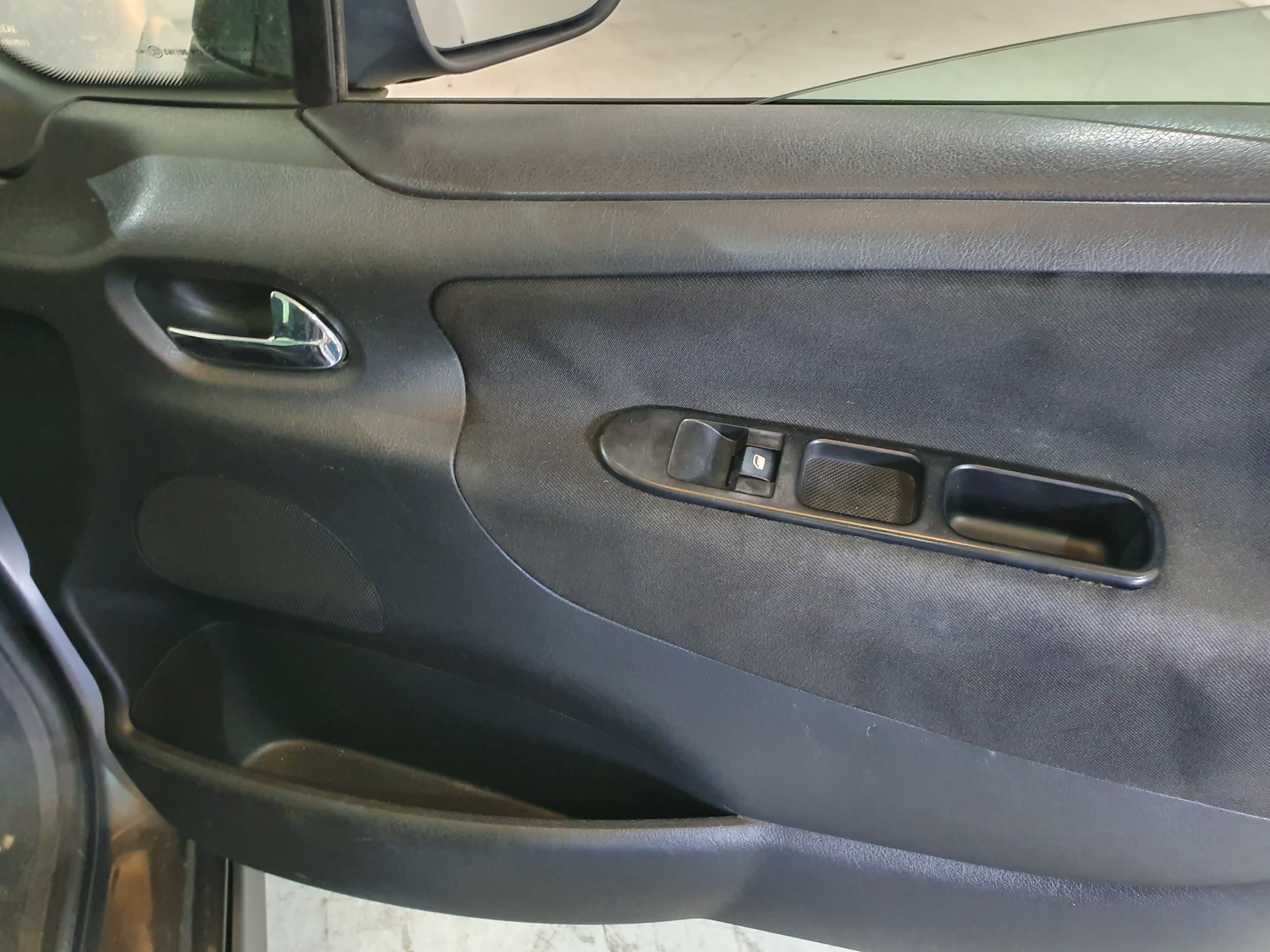 Peugeot 207 SW · Ano 2008 — image 26