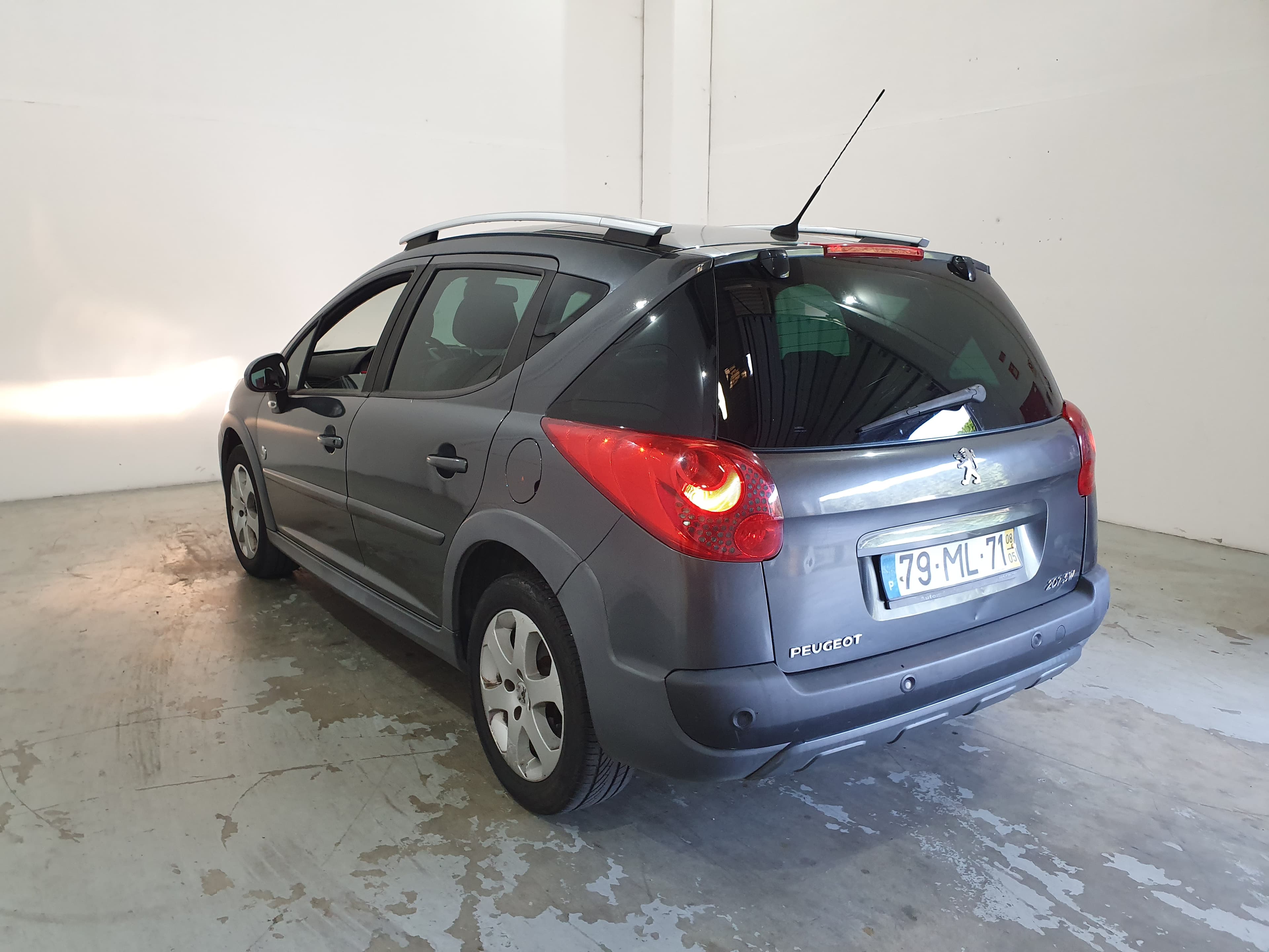 Peugeot 207 SW · Ano 2008 — image 7