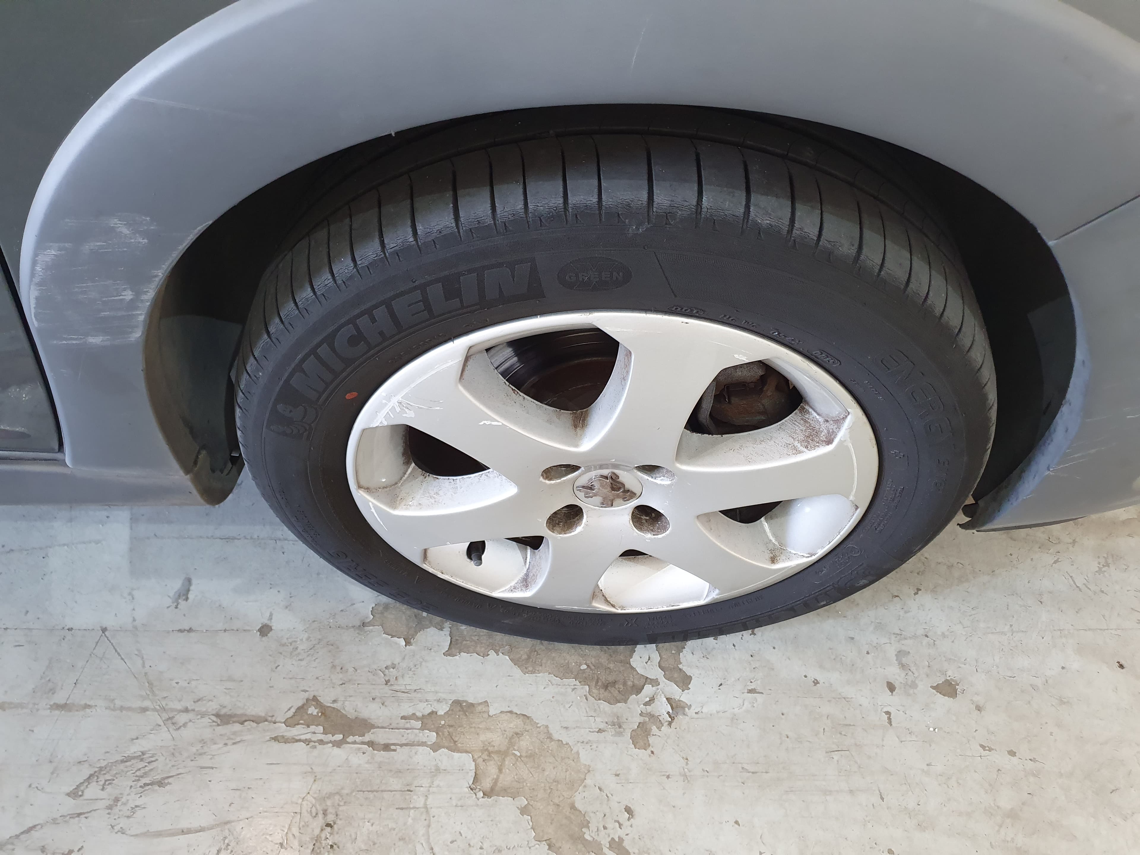 Peugeot 207 SW · Ano 2008 — image 10