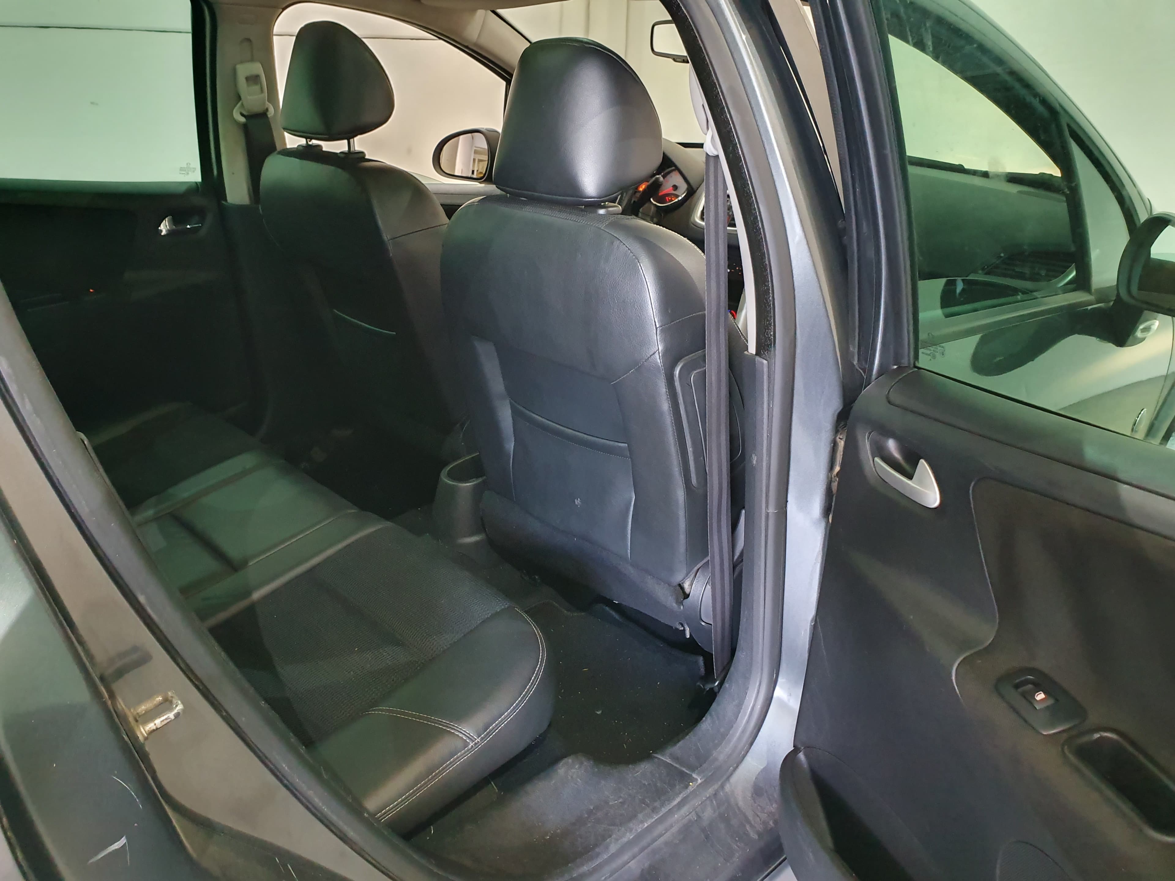Peugeot 207 SW · Ano 2008 — image 19