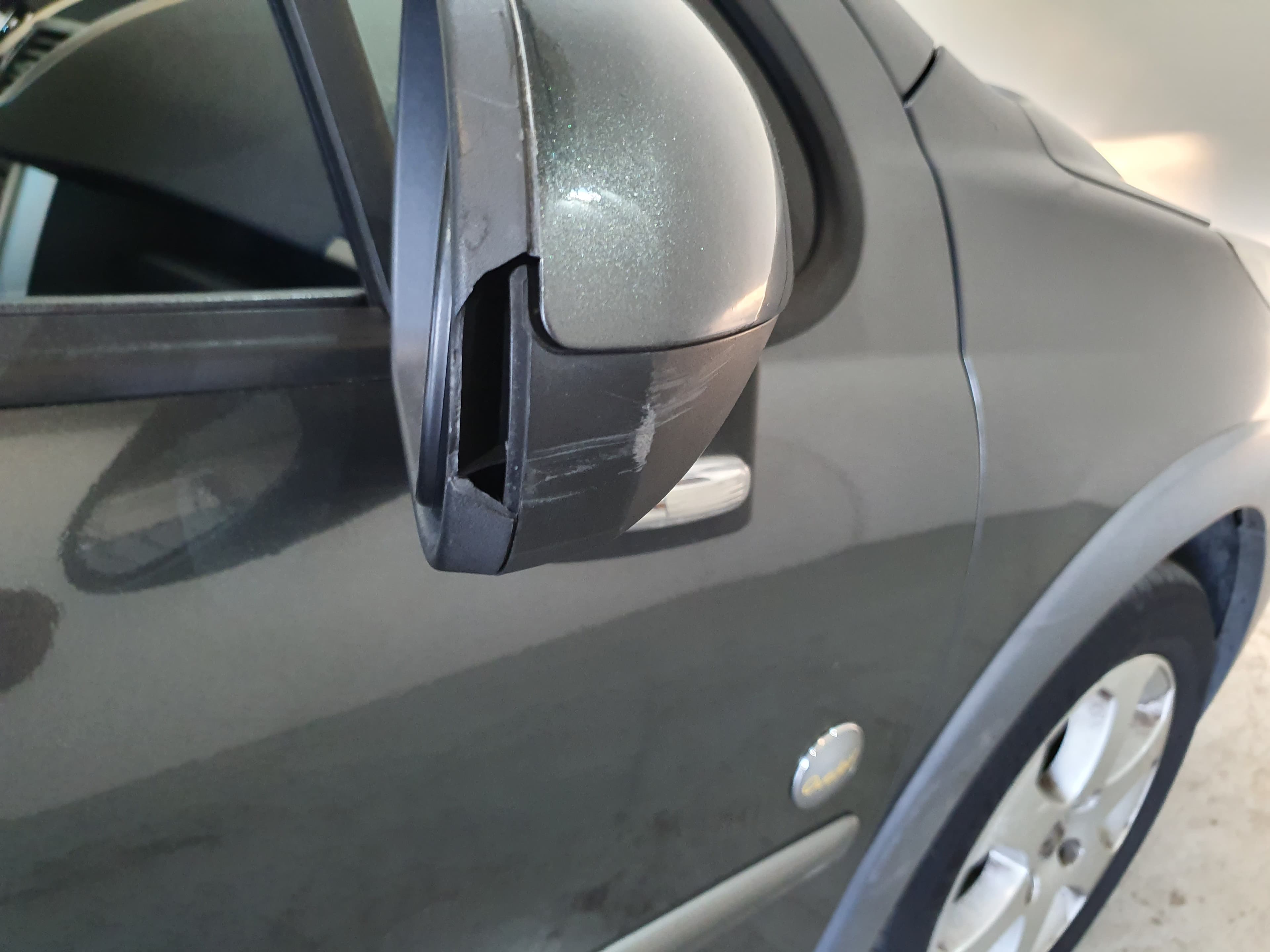 Peugeot 207 SW · Ano 2008 — image 12