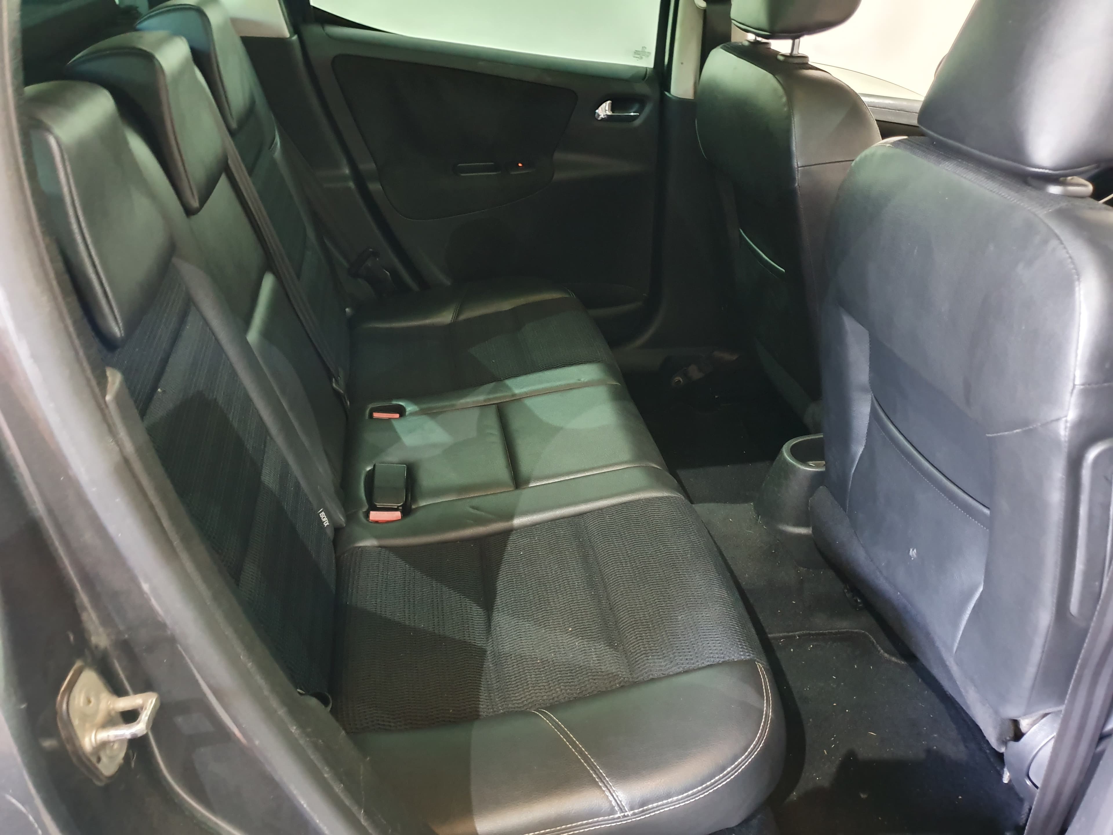 Peugeot 207 SW · Ano 2008 — image 21