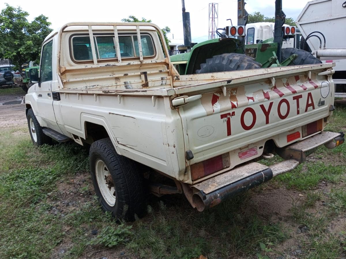 Toyota Landcruiser — imagem 9