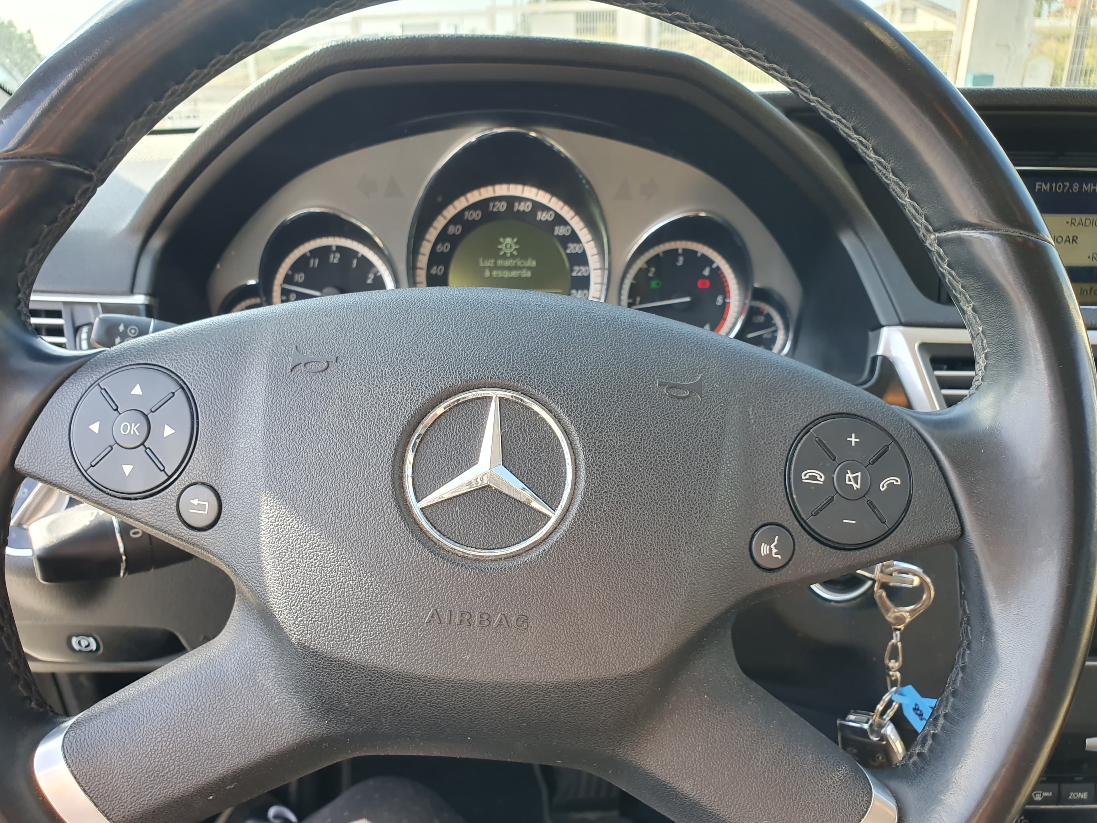 Mercedes-Benz E250 · Ano 2010 — imagen 36