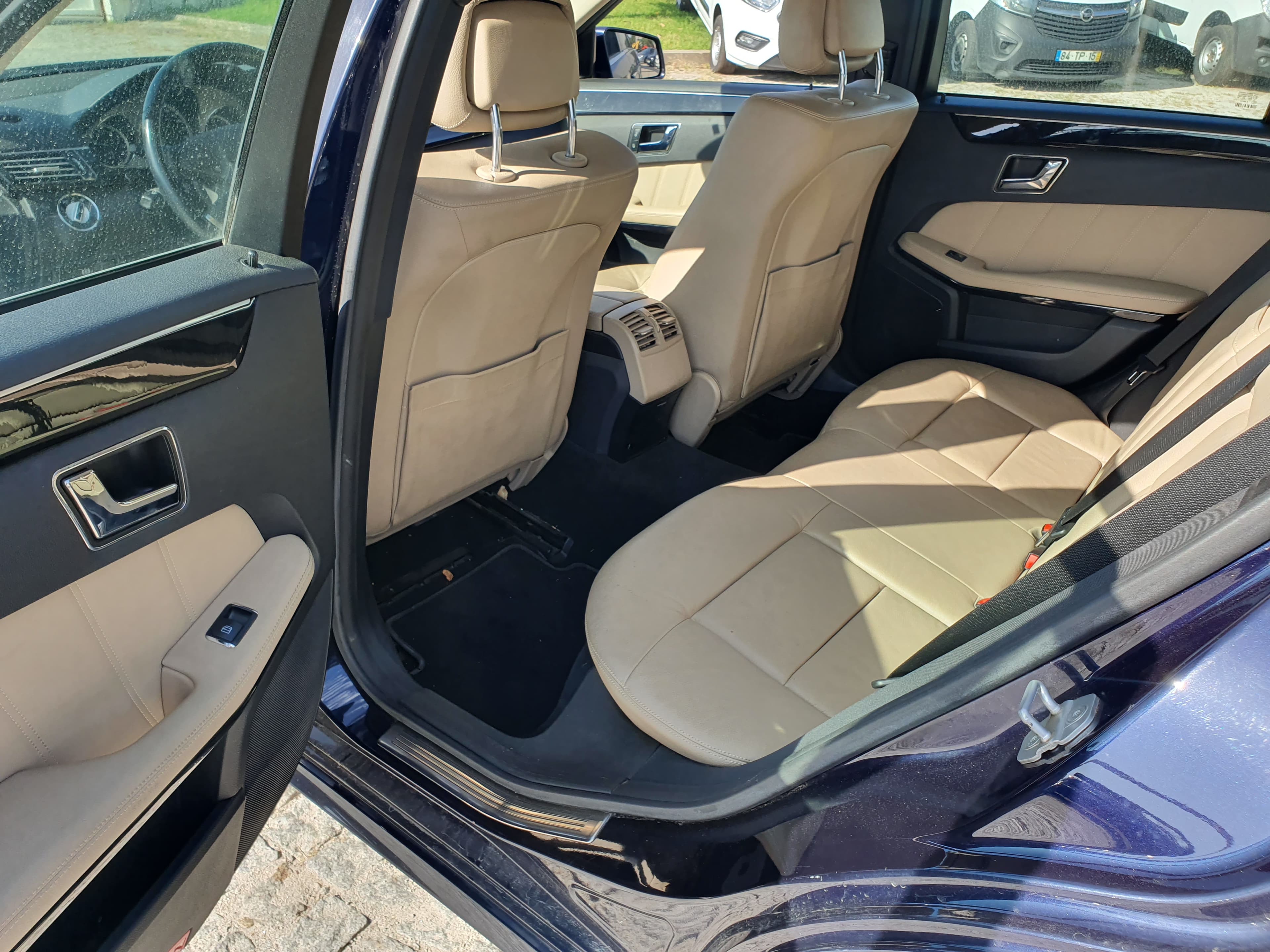 Mercedes-Benz E250 · Ano 2010 — imagen 24