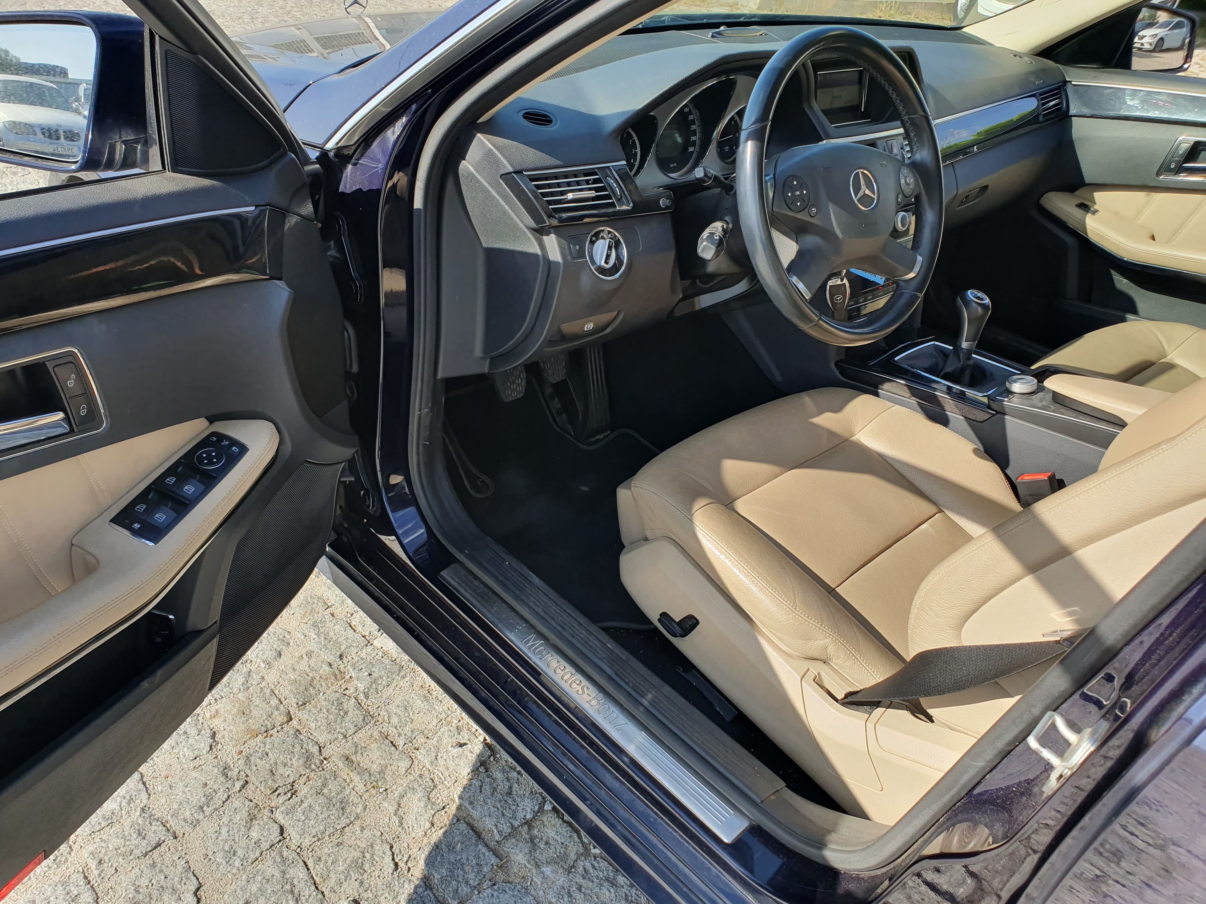 Mercedes-Benz E250 · Ano 2010 — imagen 27