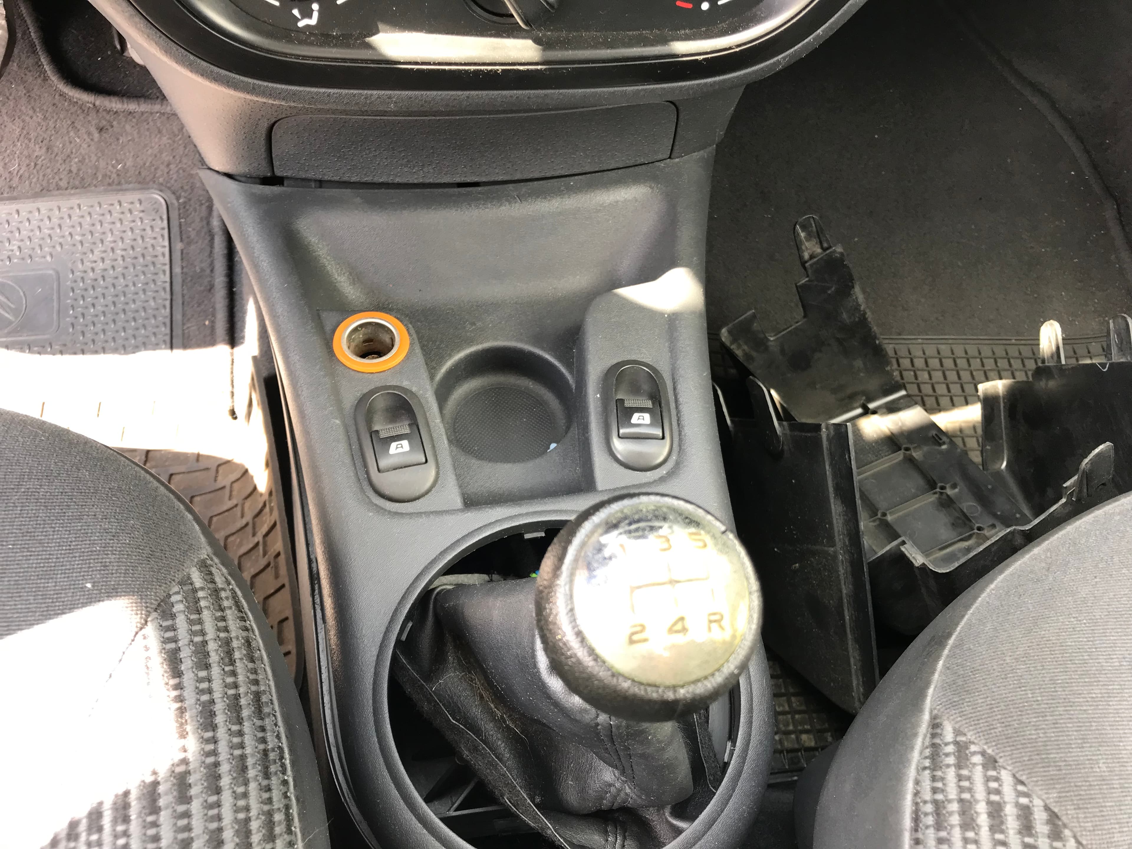 Citroën C3 1.4 HDI · Ano 2008 — image 36