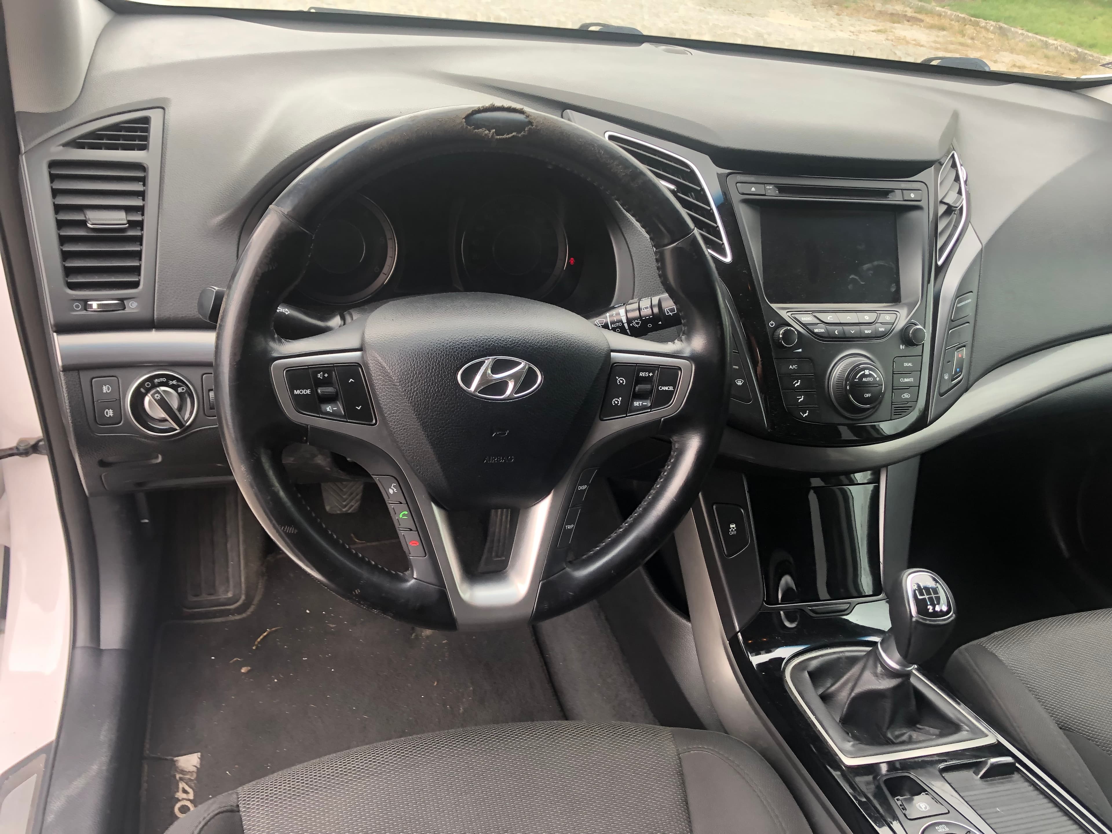 Hyundai i40 CRDI · Ano 2013 — imagem 22