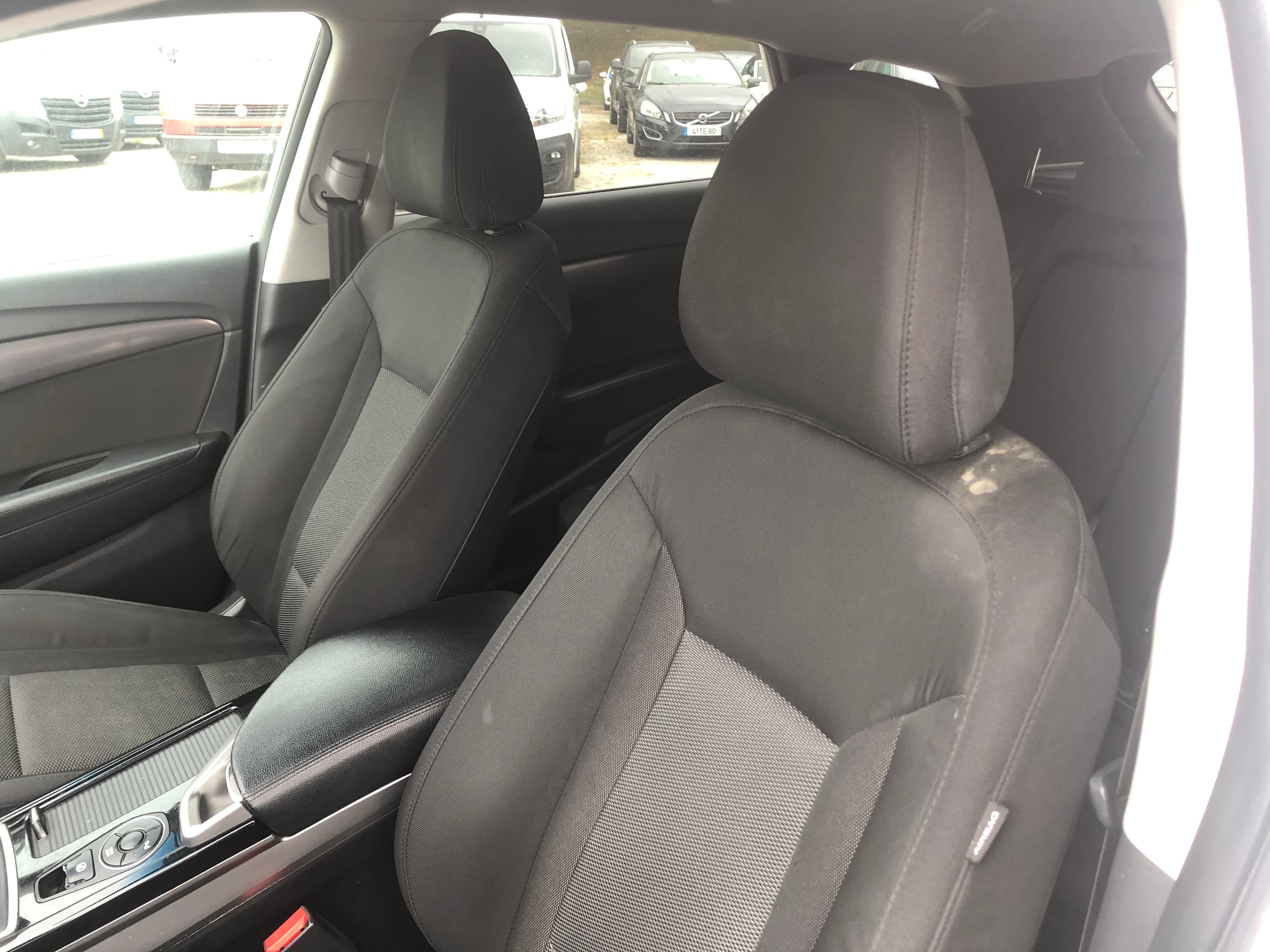 Hyundai i40 CRDI · Ano 2013 — imagem 21