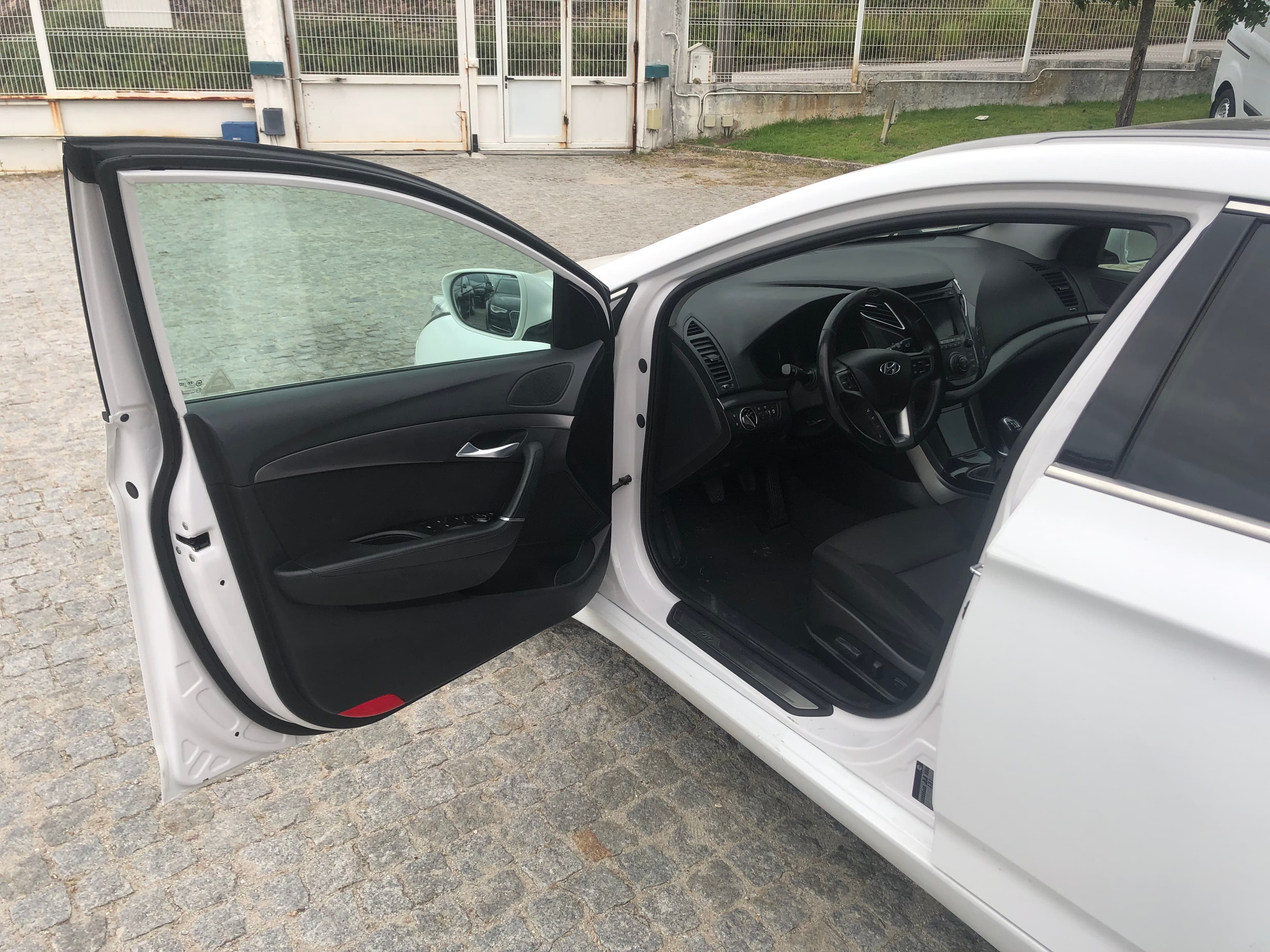 Hyundai i40 CRDI · Ano 2013 — imagem 20