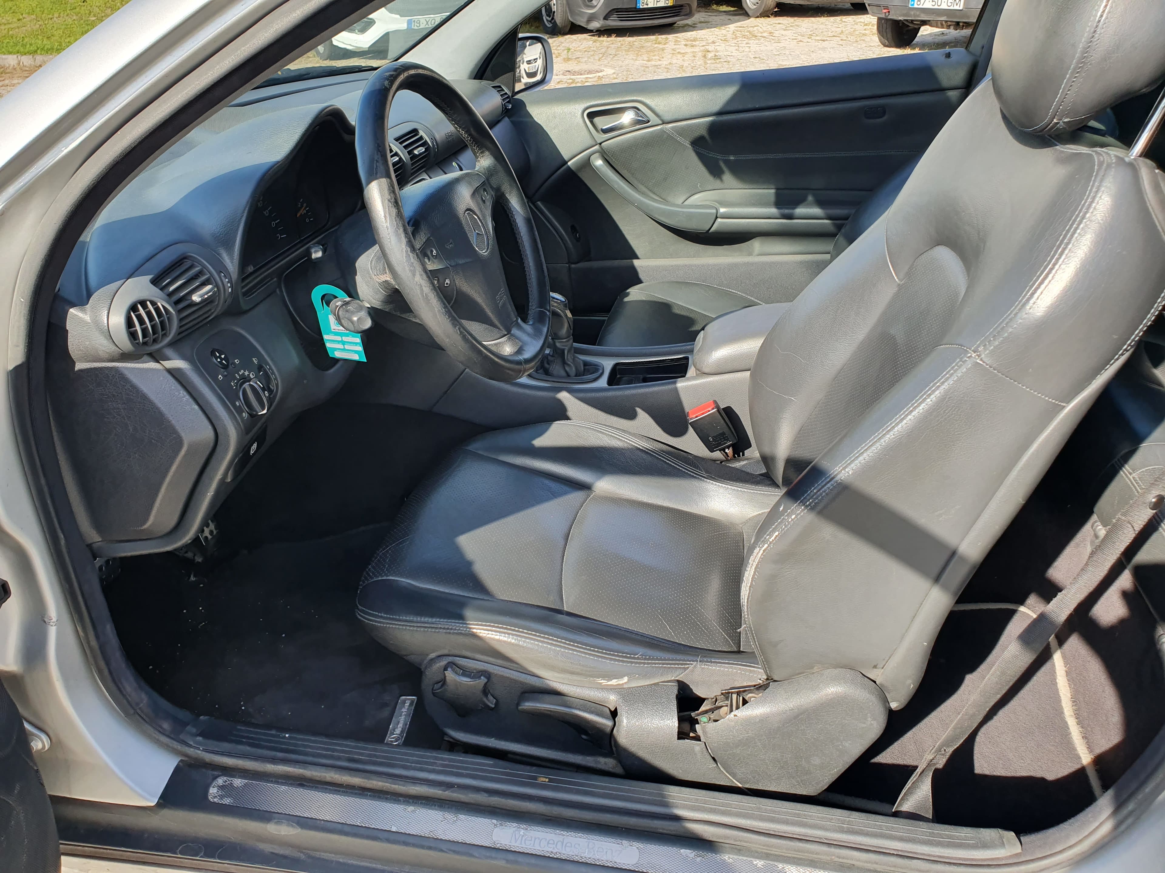 Mercedes-Benz C220 · Ano 2003 — image 24