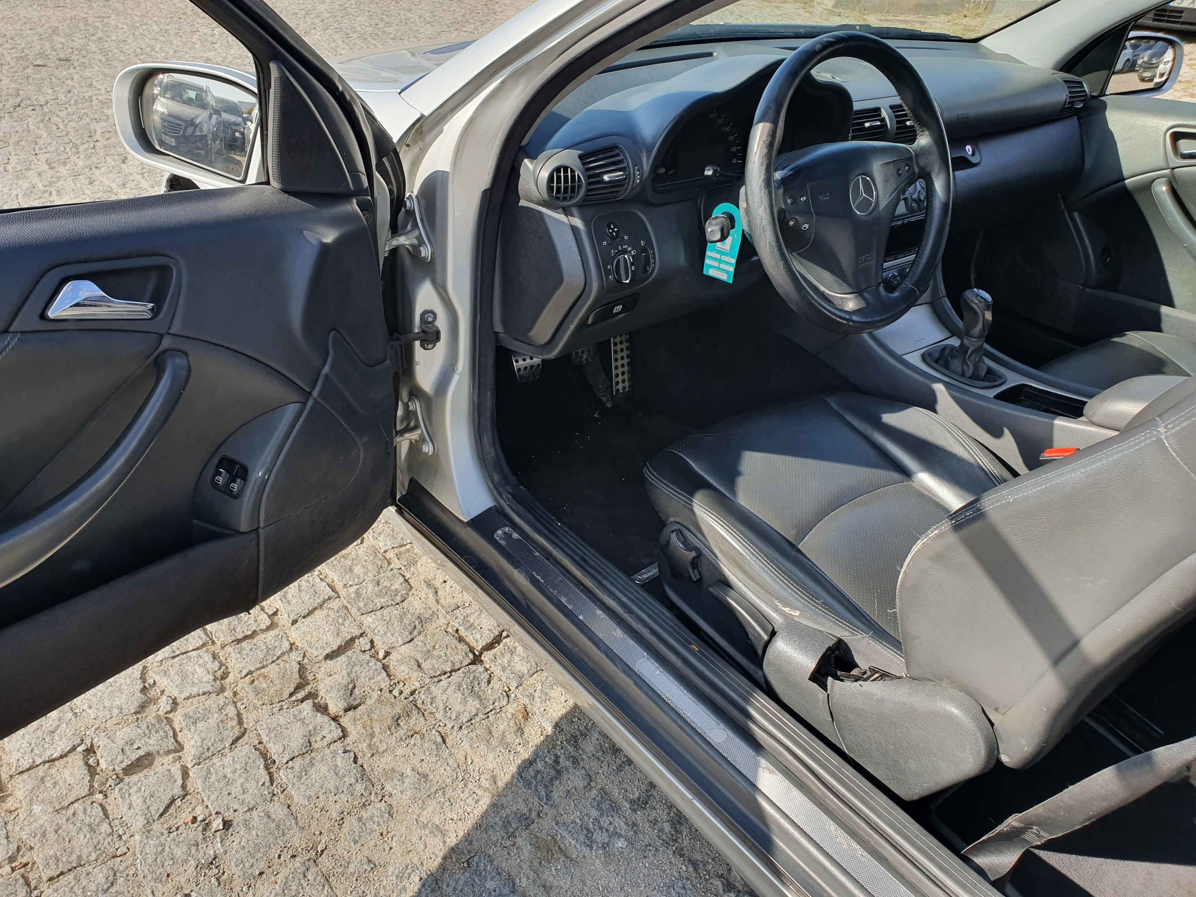 Mercedes-Benz C220 · Ano 2003 — image 22