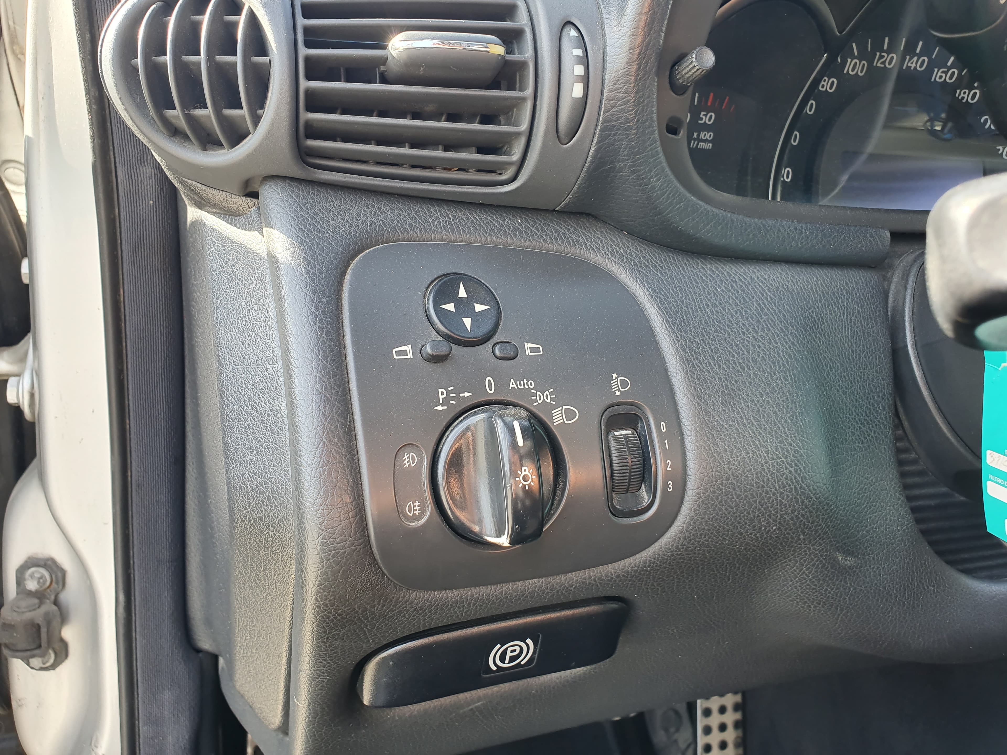 Mercedes-Benz C220 · Ano 2003 — image 38