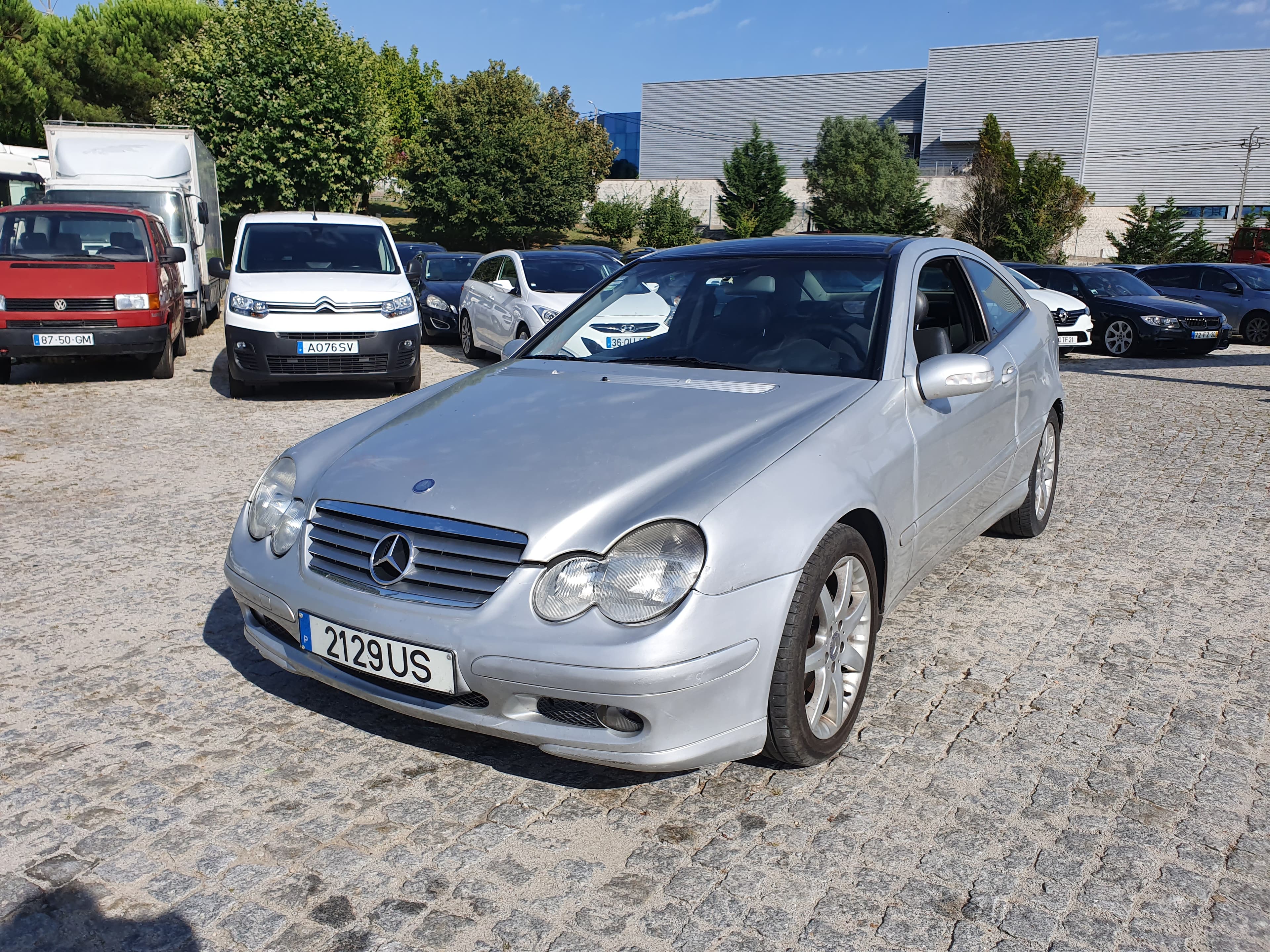 Mercedes-Benz C220 · Ano 2003 — image 3