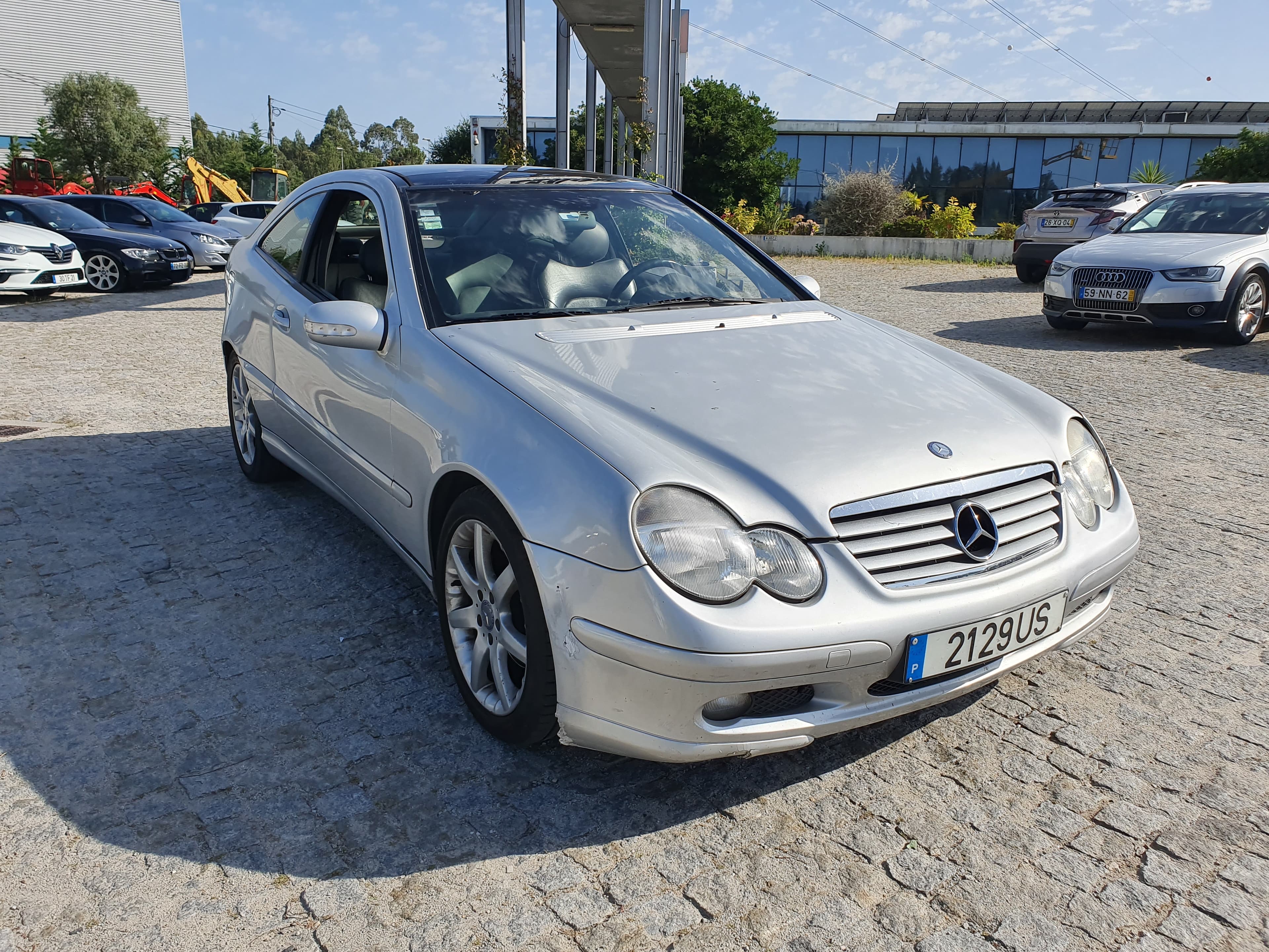 Mercedes-Benz C220 · Ano 2003