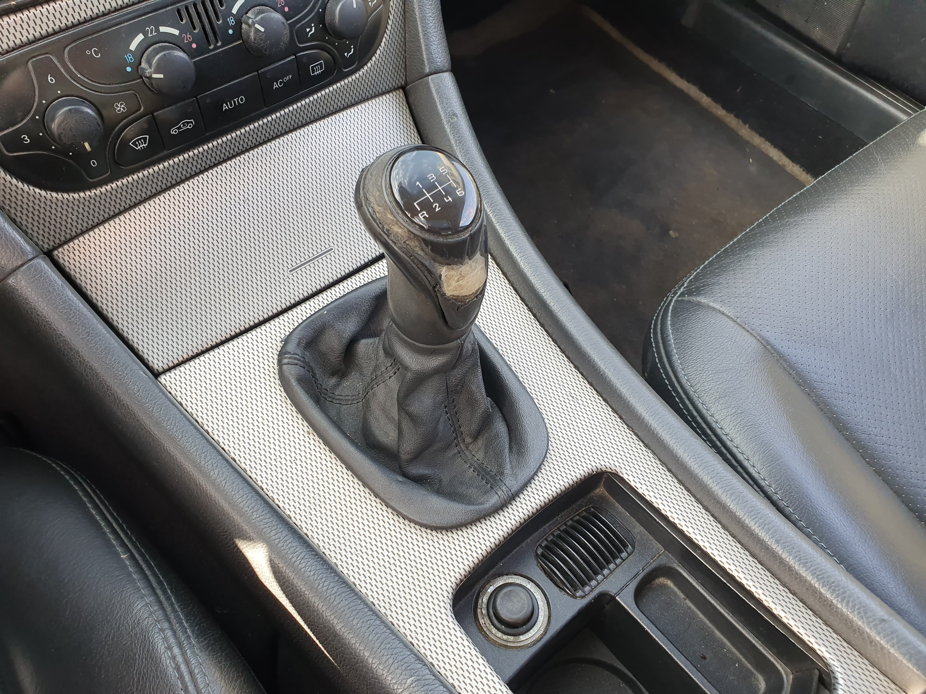 Mercedes-Benz C220 · Ano 2003 — image 33