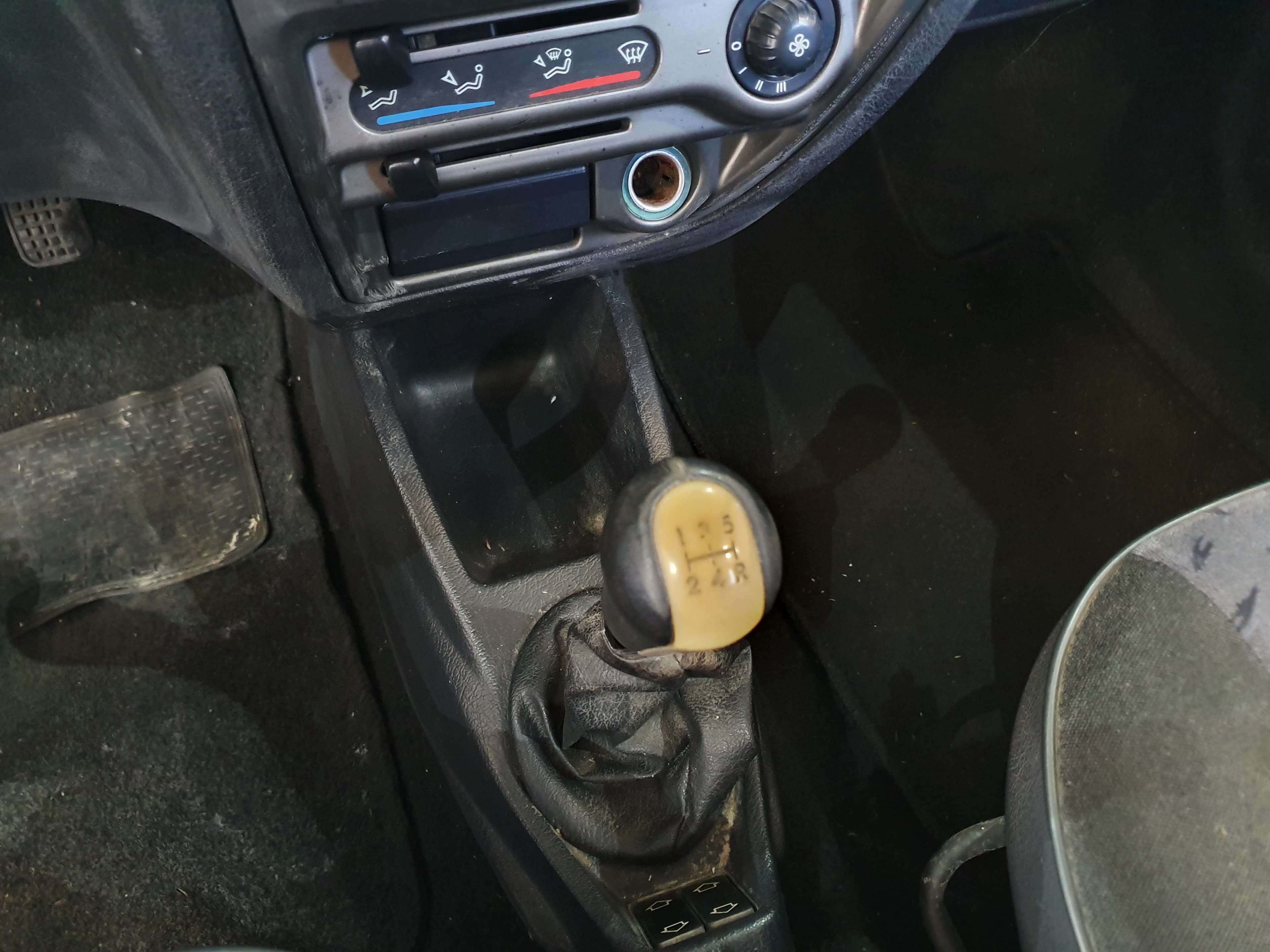 Citroën Saxo · Ano 2002 — imagem 30