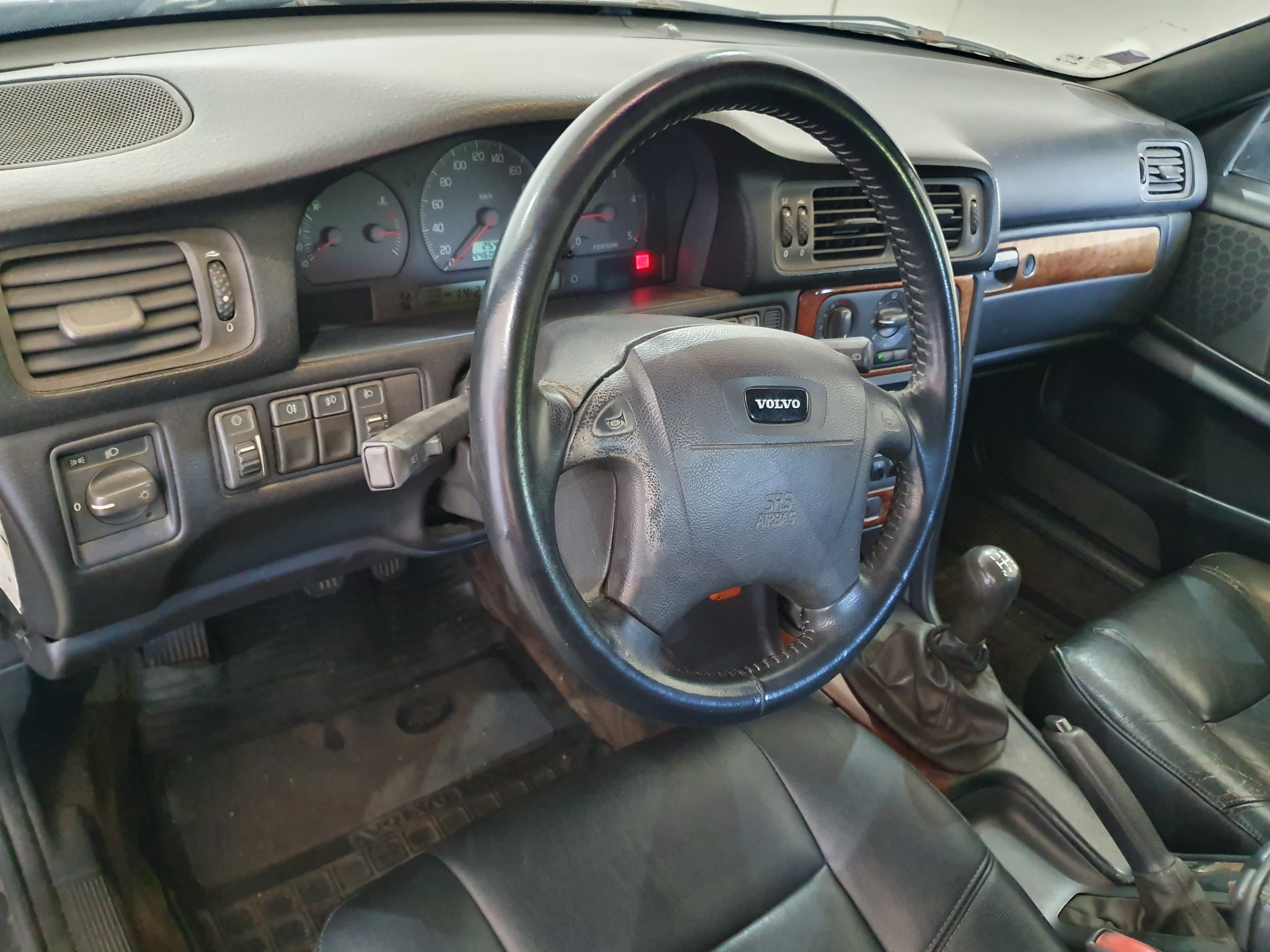 Volvo V70 · Ano 1998 — imagem 33
