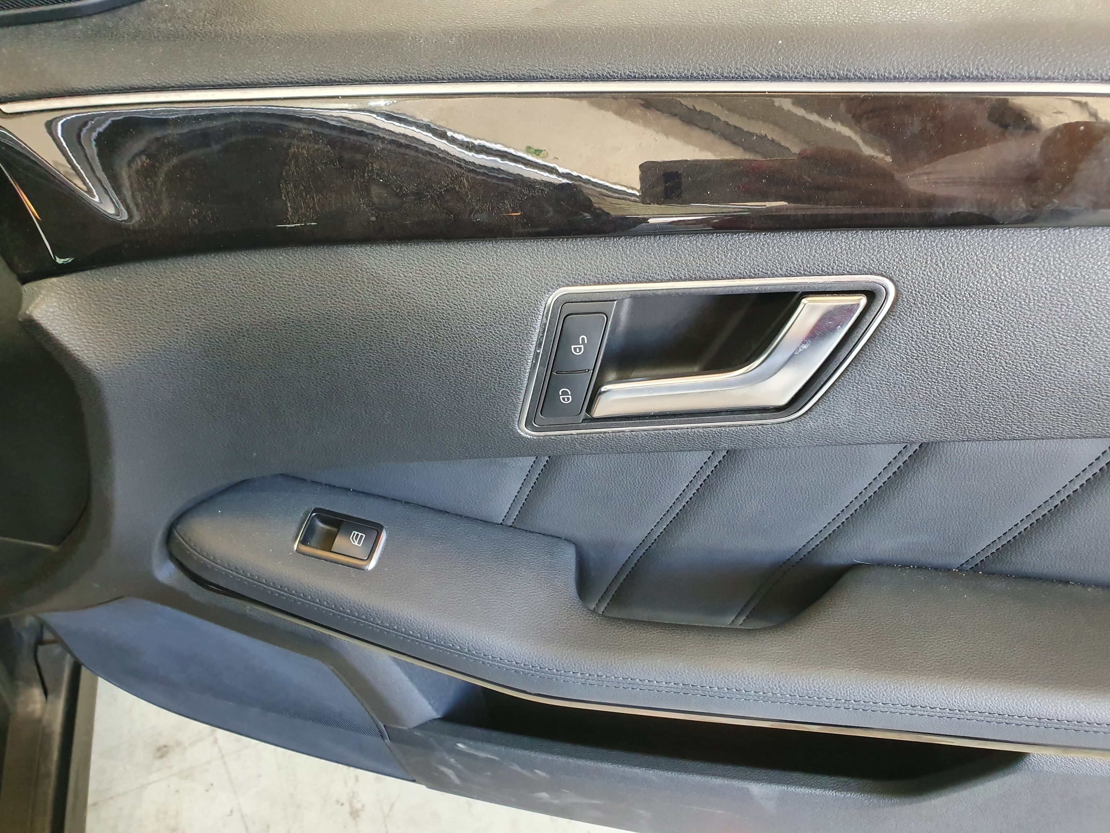 Mercedes-Benz E300 Hybrid · Ano 2012 — imagem 26