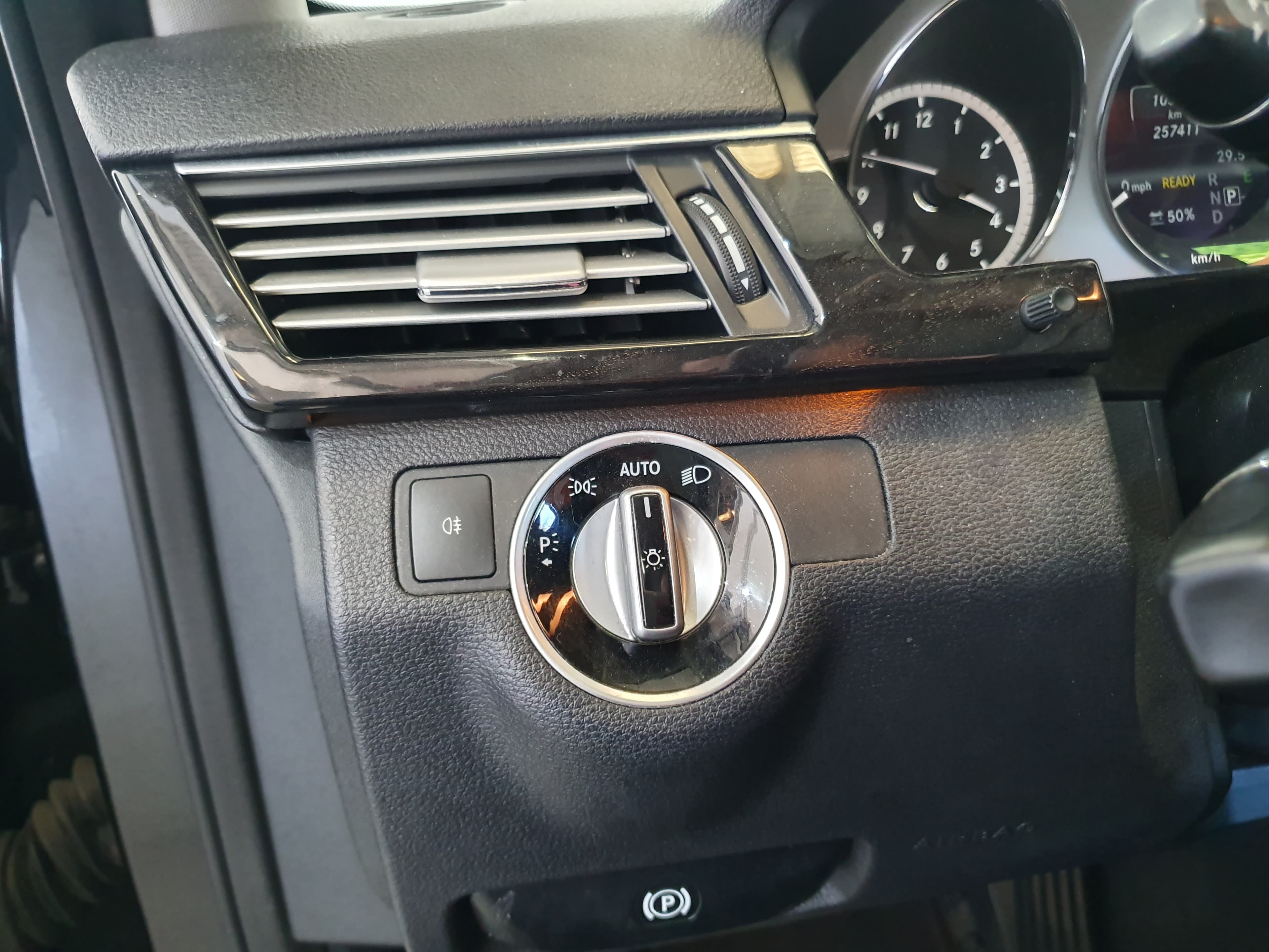 Mercedes-Benz E300 Hybrid · Ano 2012 — imagem 45