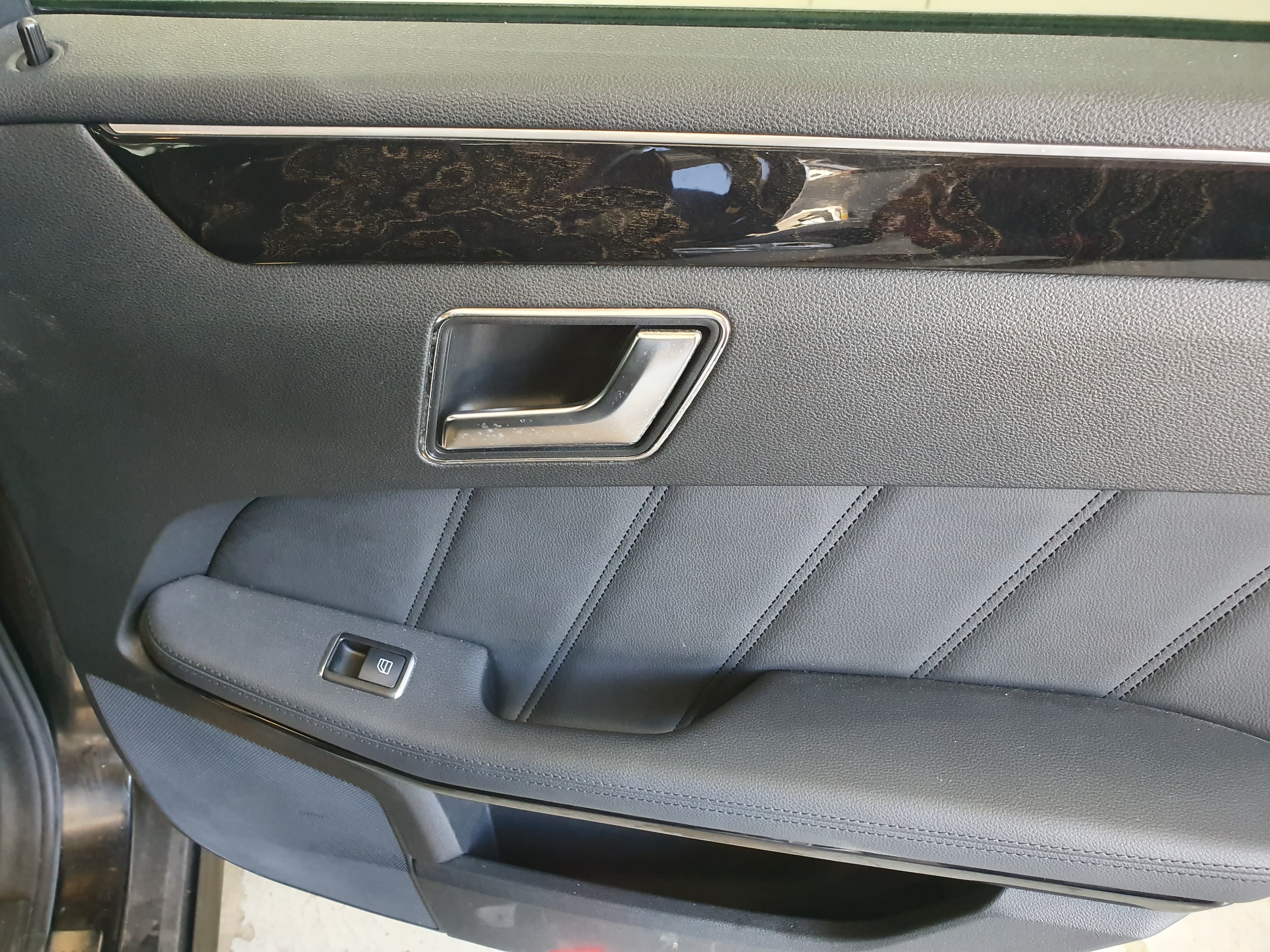 Mercedes-Benz E300 Hybrid · Ano 2012 — imagem 23