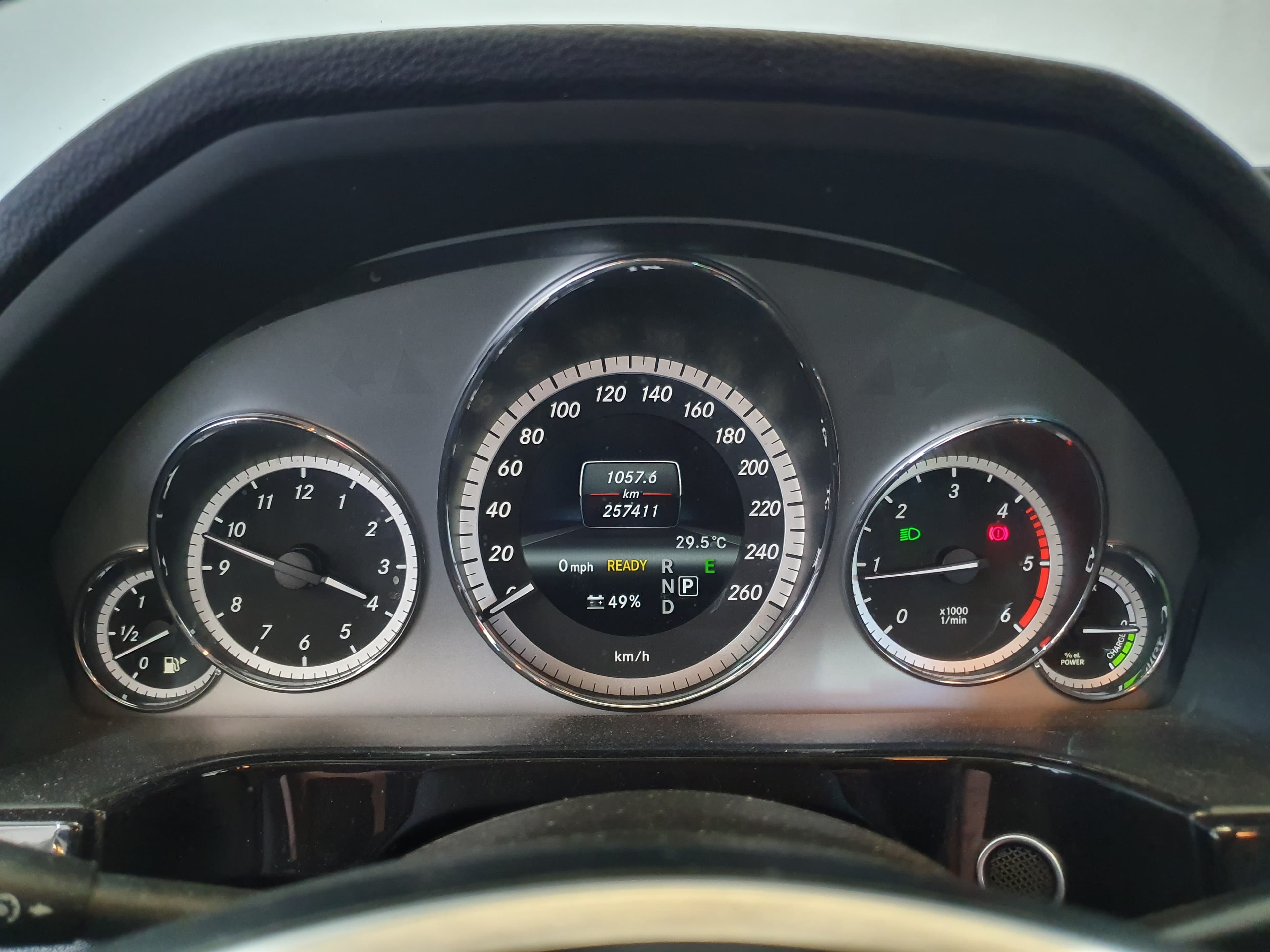 Mercedes-Benz E300 Hybrid · Ano 2012 — imagem 42