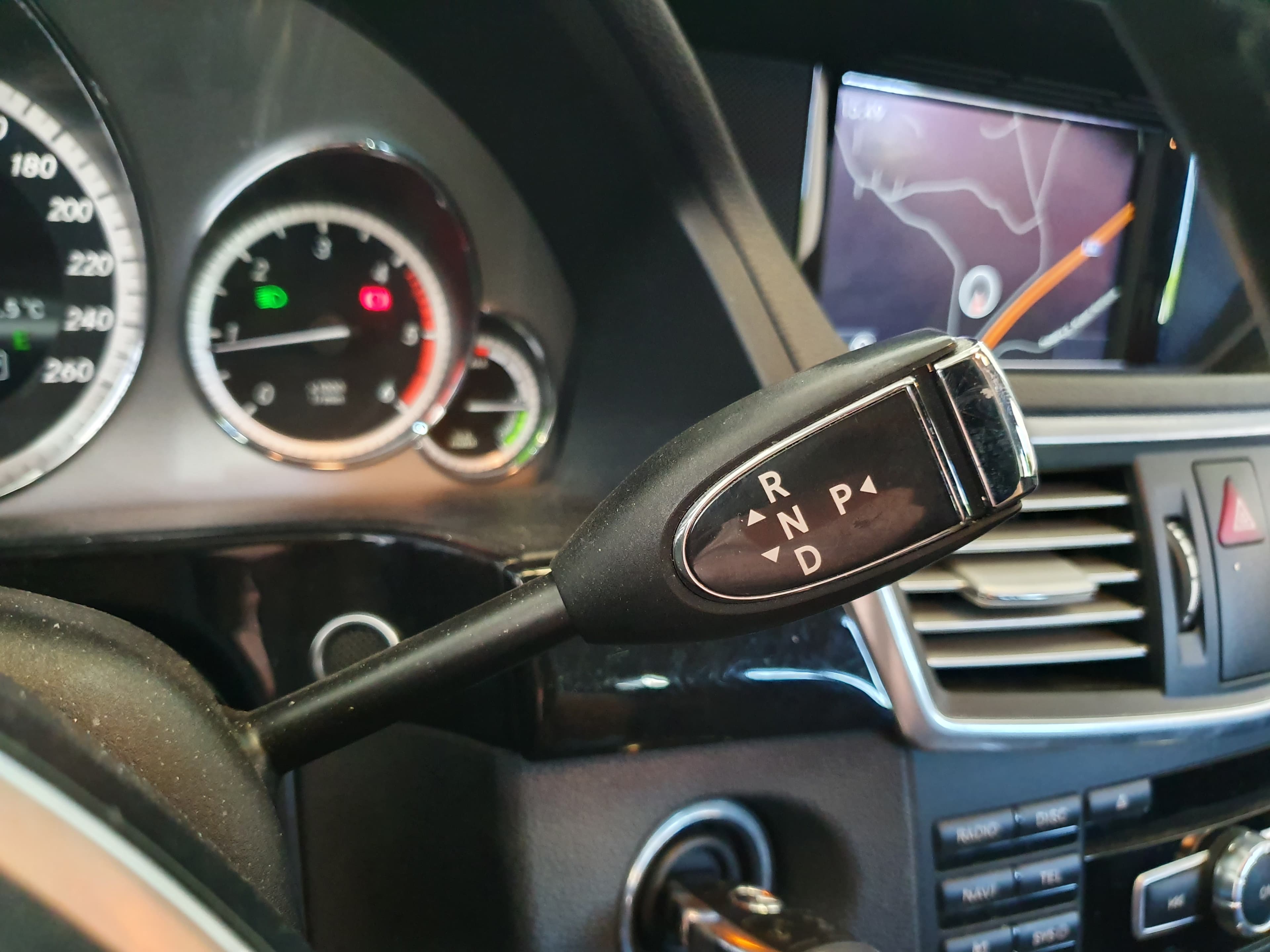 Mercedes-Benz E300 Hybrid · Ano 2012 — imagem 43