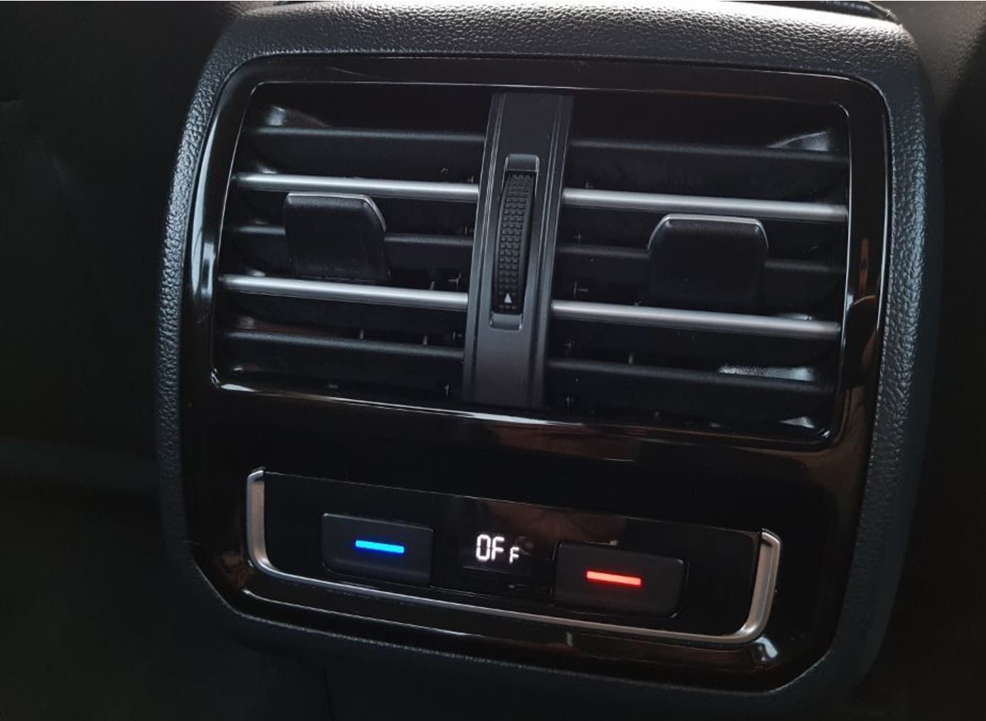 Volkswagen Passat 2.0TDI · Ano 2015 — image 21