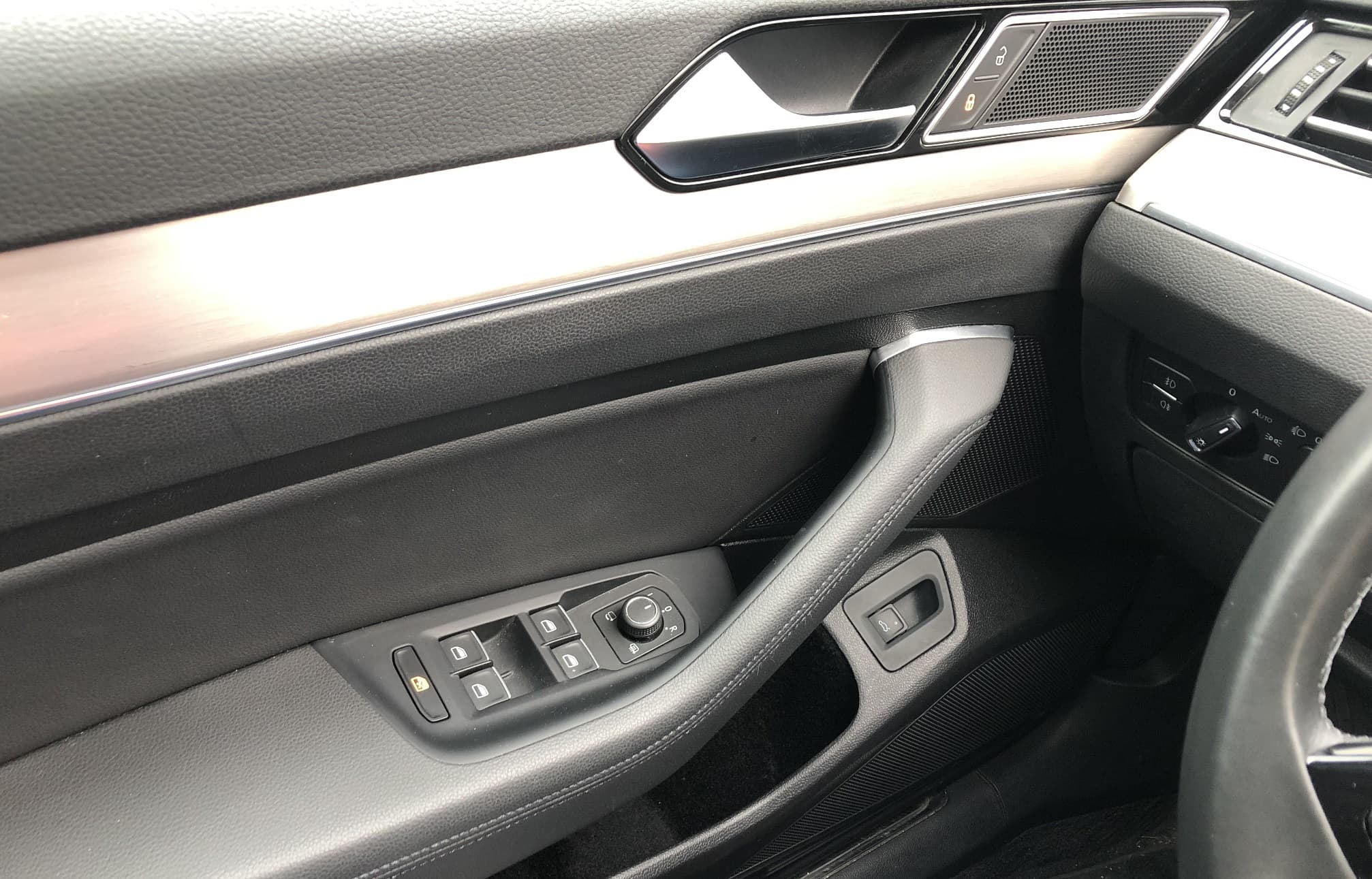Volkswagen Passat 2.0TDI · Ano 2015 — image 11