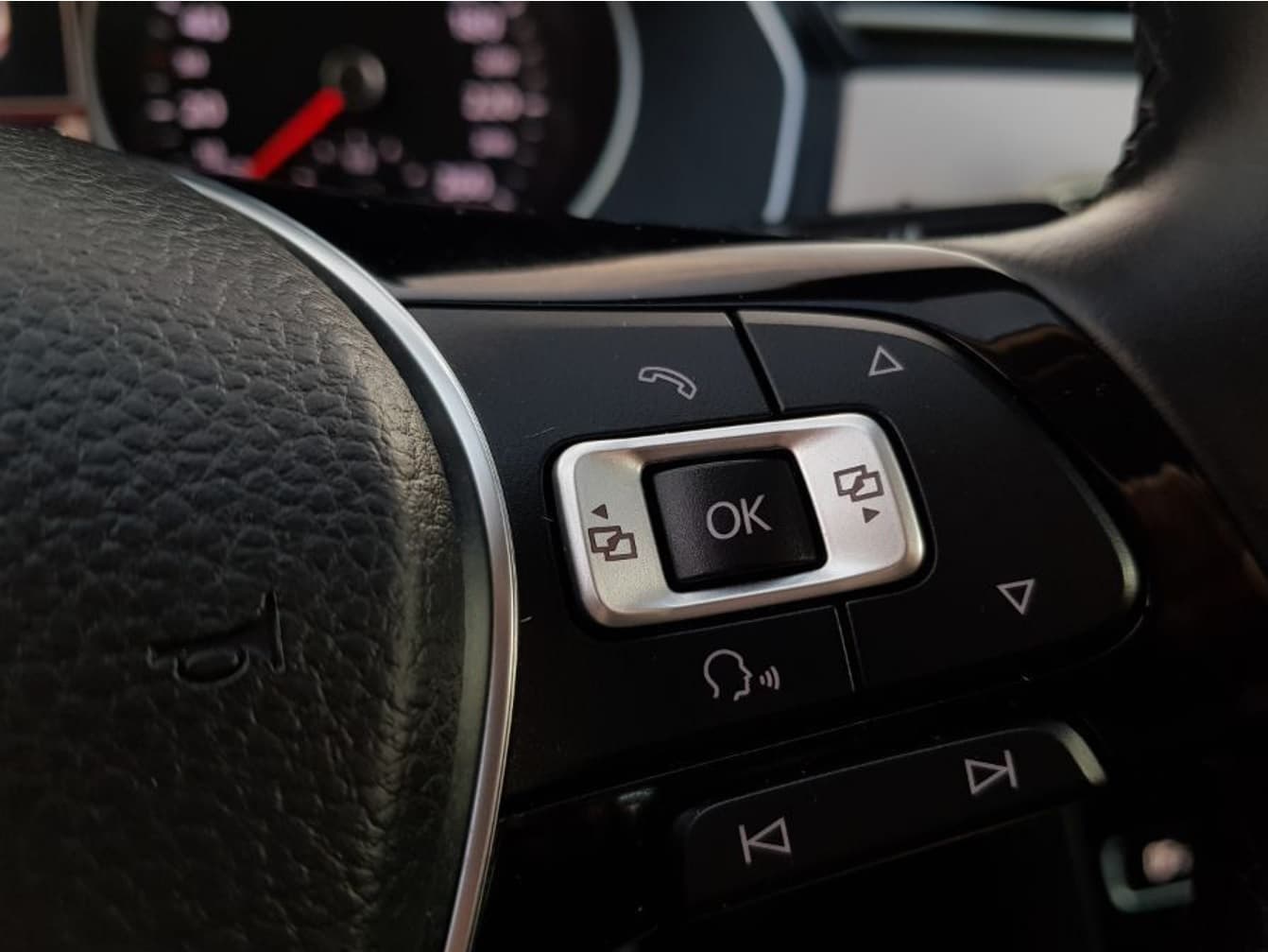 Volkswagen Passat 2.0TDI · Ano 2015 — image 18
