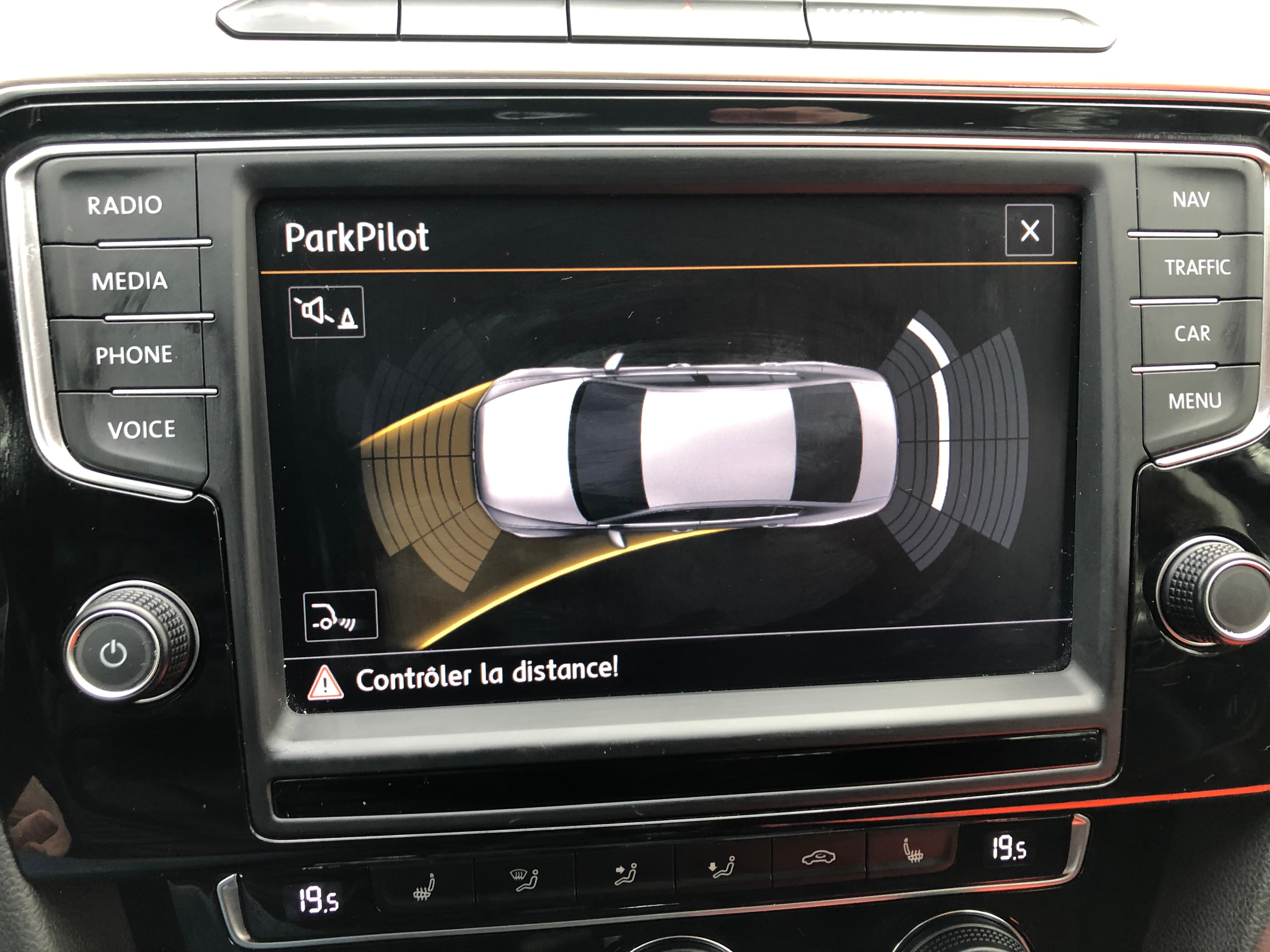 Volkswagen Passat 2.0TDI · Ano 2015 — image 9