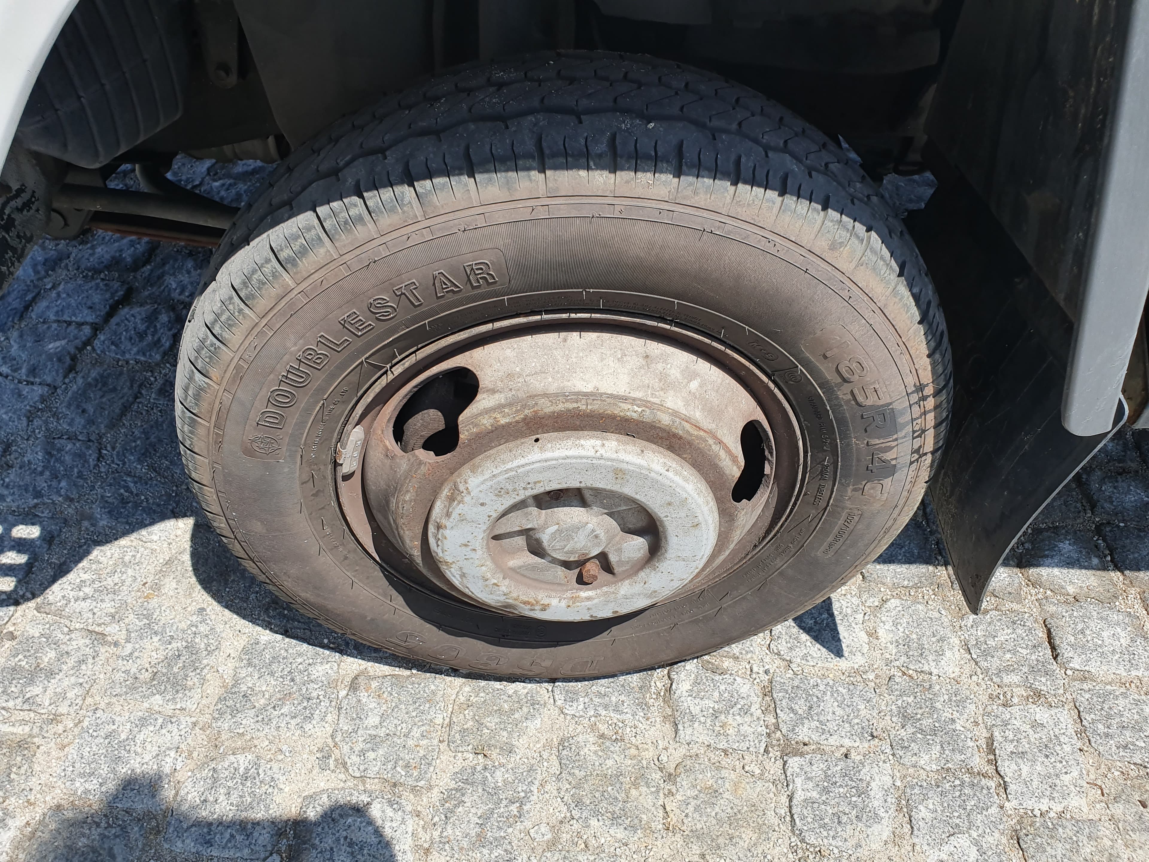 Toyota Dyna 150 · Ano 2001 — imagen 16