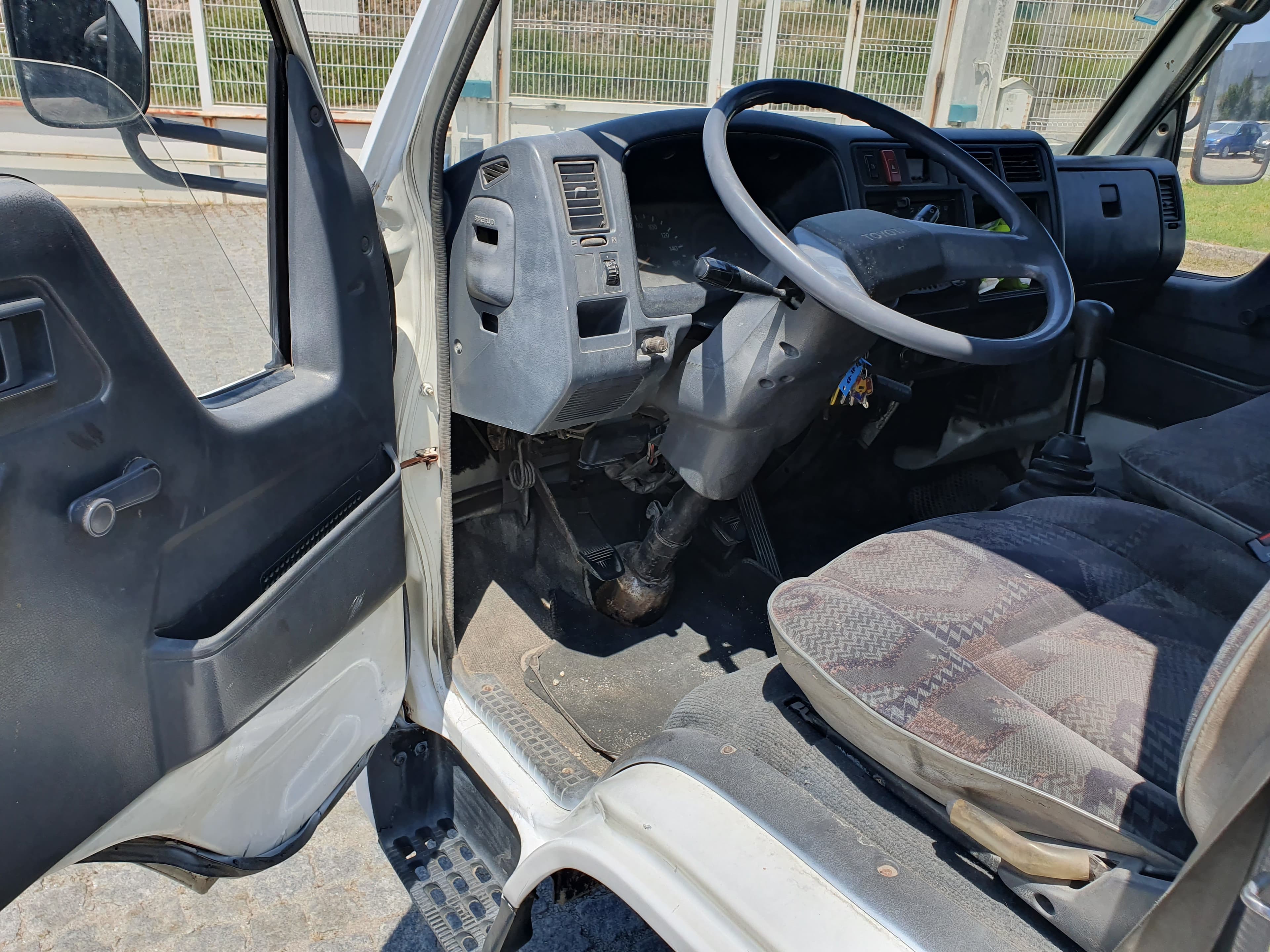 Toyota Dyna 150 · Ano 2001 — imagen 22