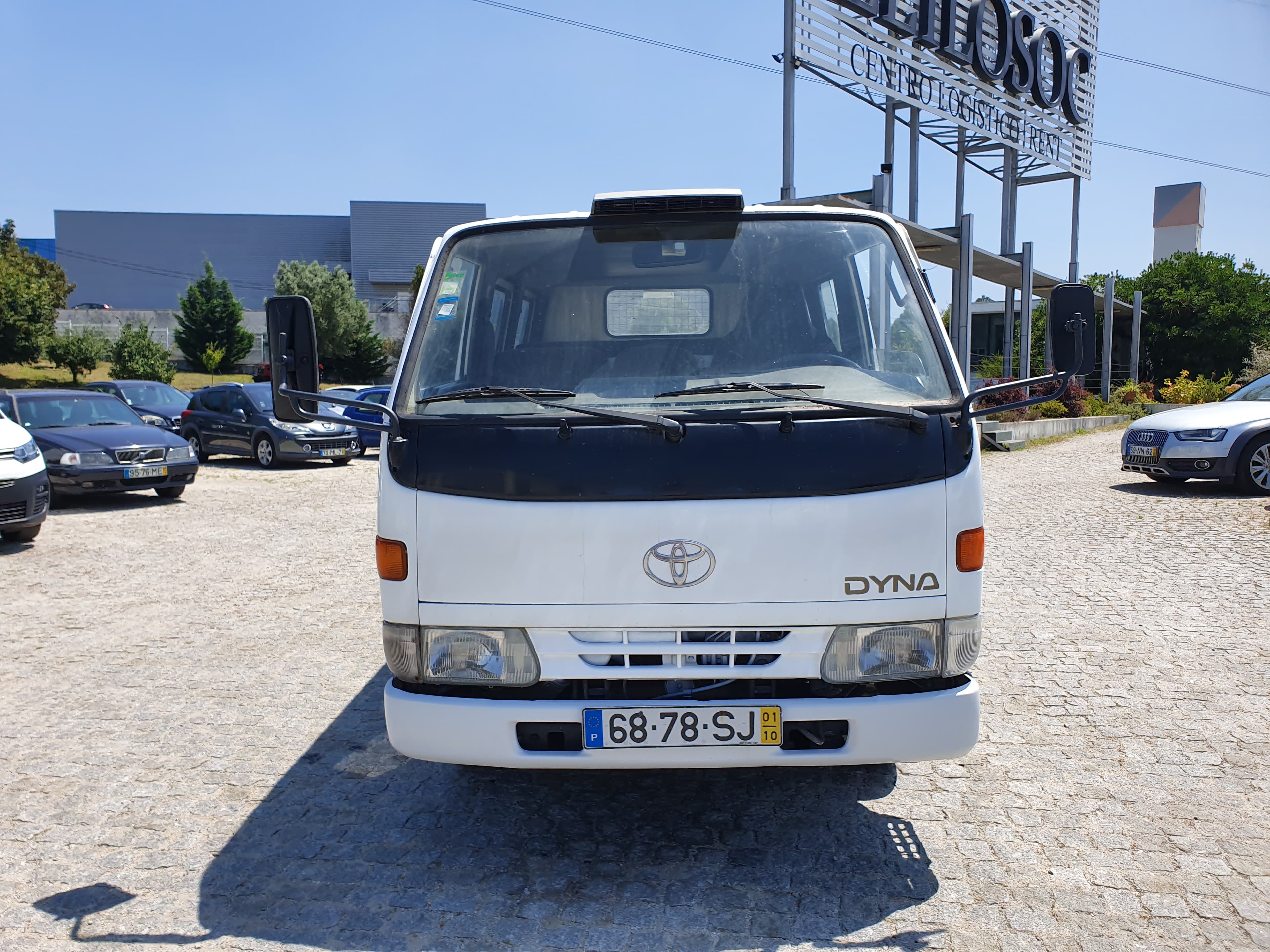 Toyota Dyna 150 · Ano 2001 — imagen 2