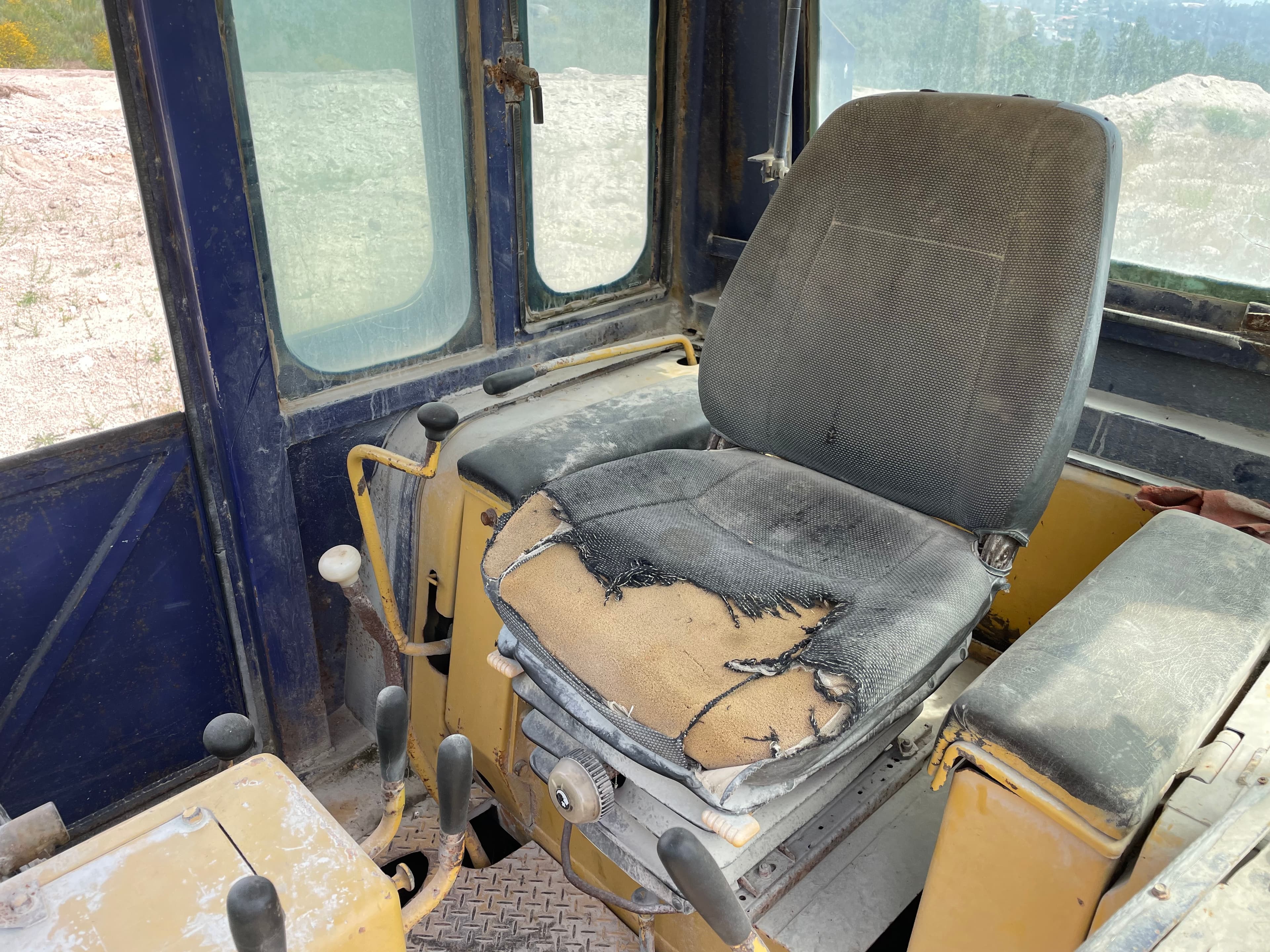 Bulldozer Komatsu  D60E-6 — imagem 5