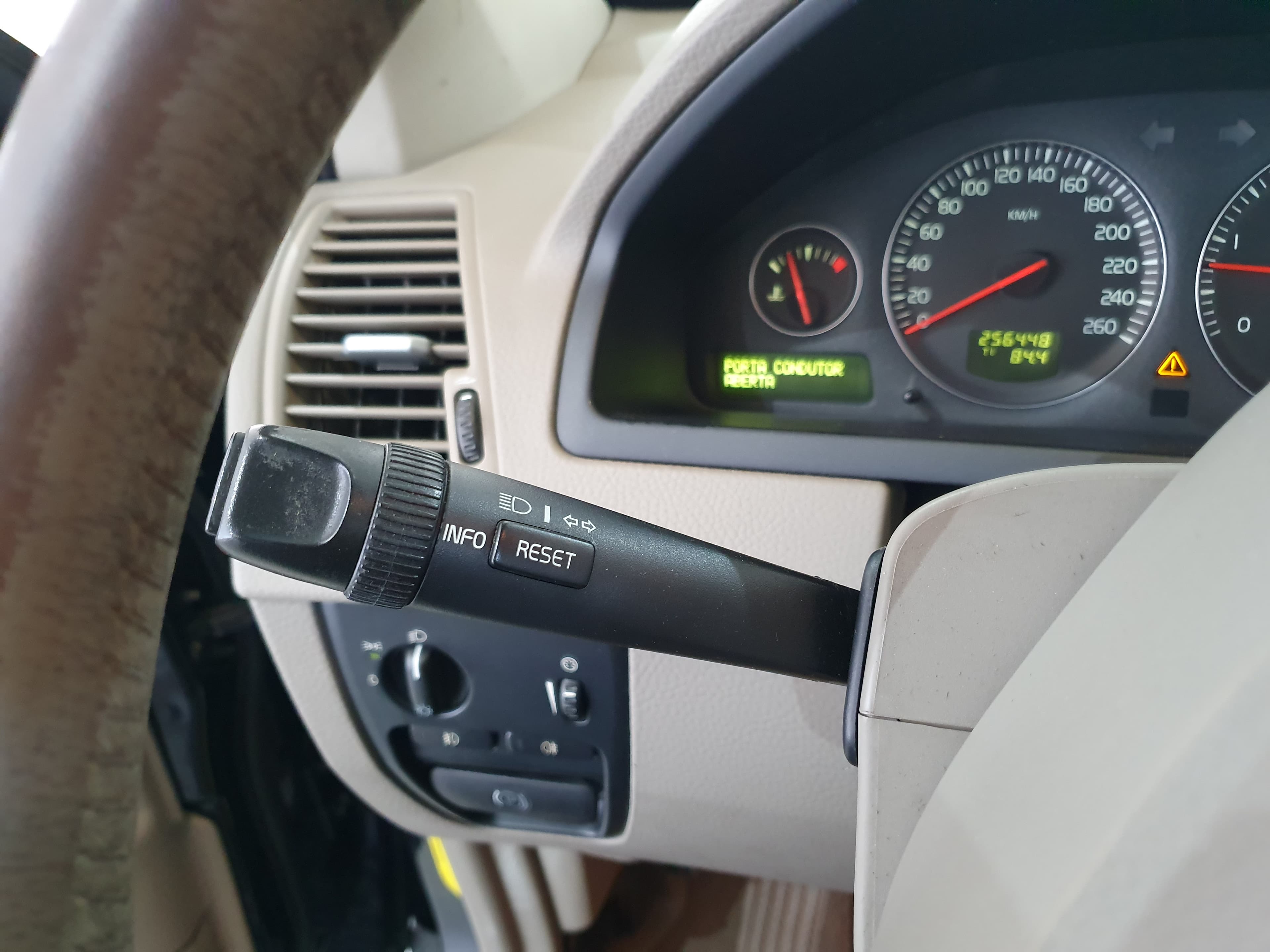Volvo XC90 · Ano 2006 — imagen 38