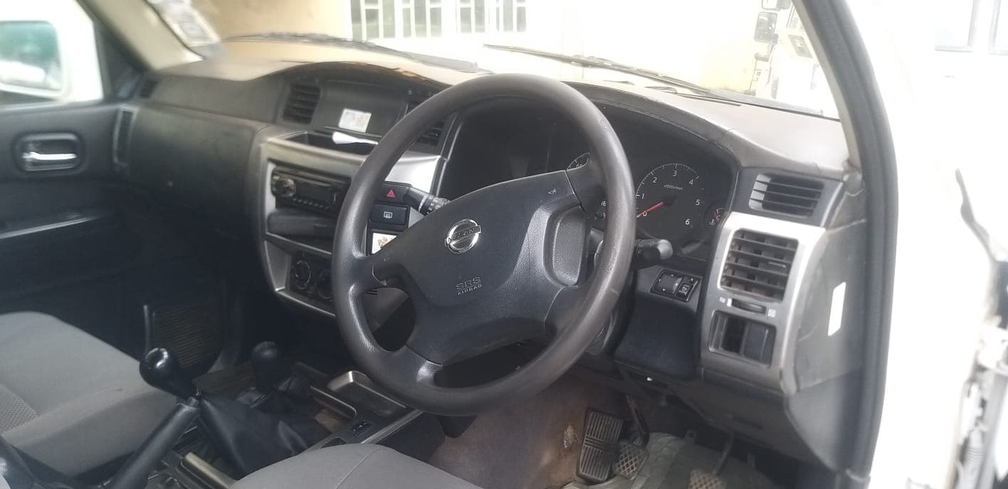 Nissan Patrol — image 6